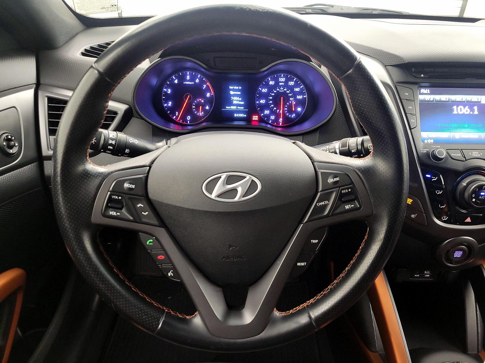 Thumbnail: 2016 Hyundai Veloster - 10