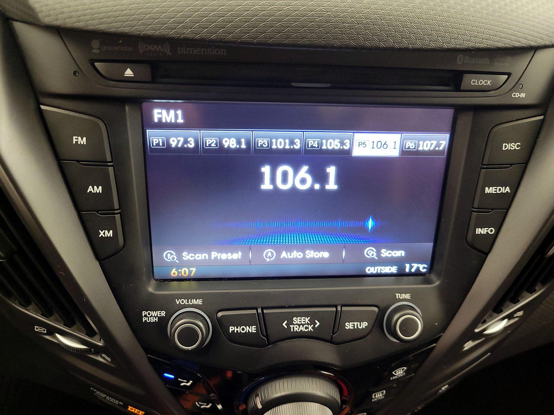 Thumbnail: 2016 Hyundai Veloster - 15