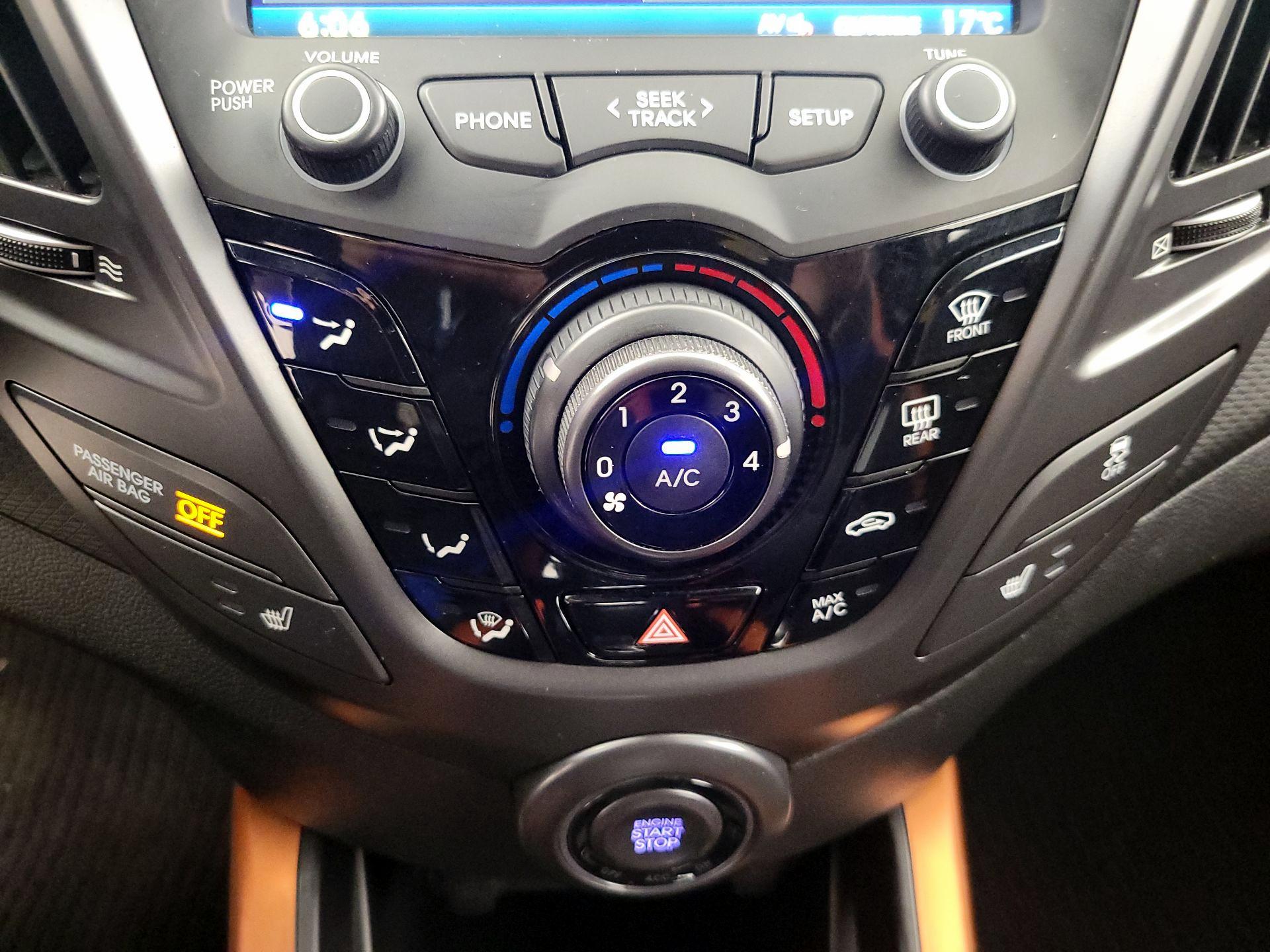 Thumbnail: 2016 Hyundai Veloster - 16