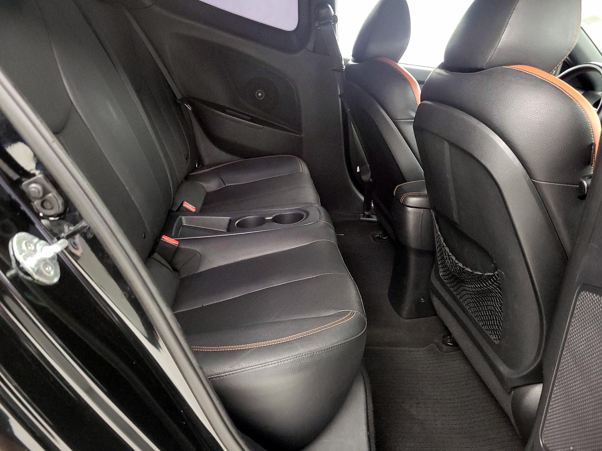 Thumbnail: 2016 Hyundai Veloster - 19