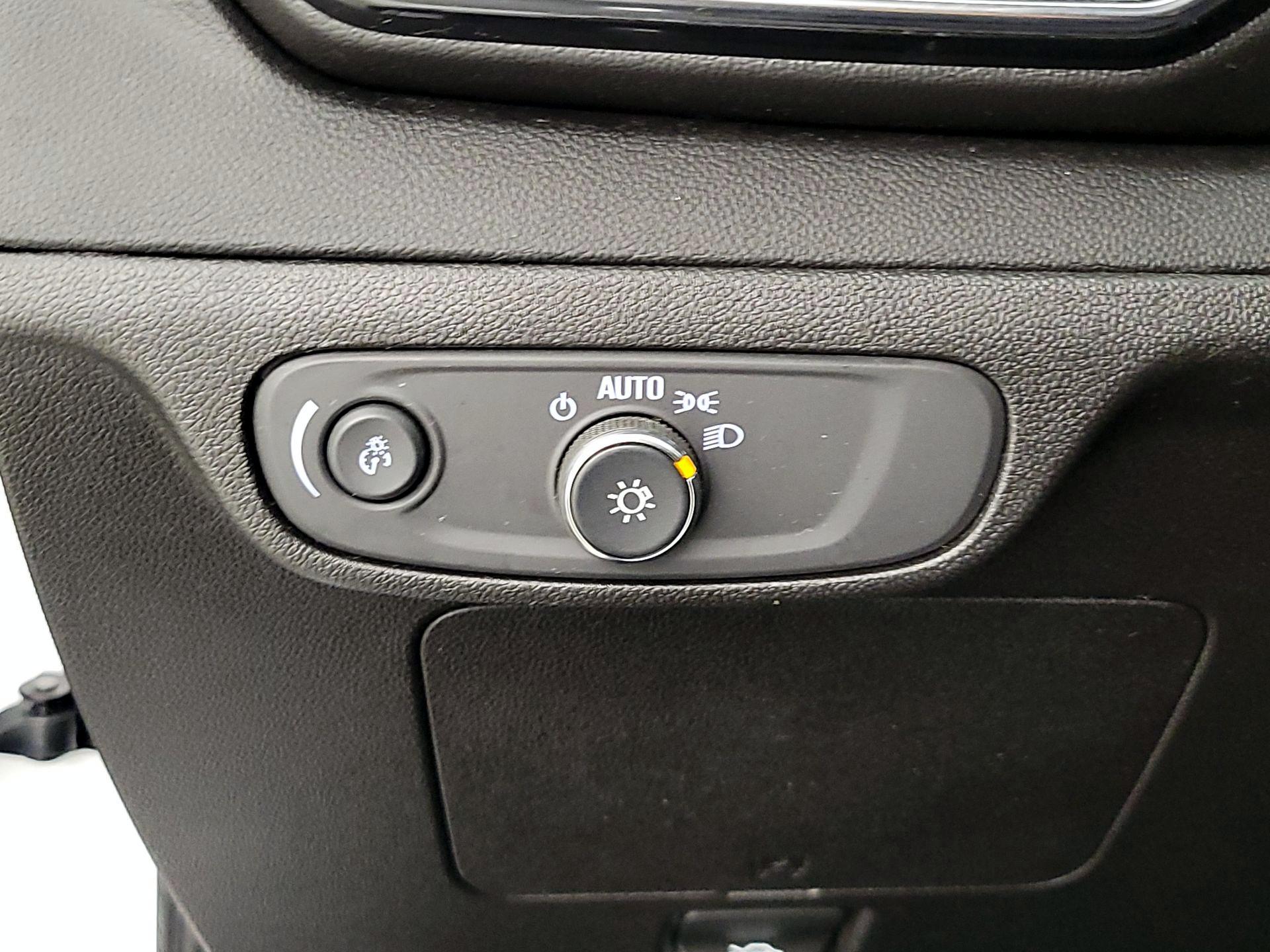 Thumbnail: 2023 Chevrolet Bolt EUV - 13