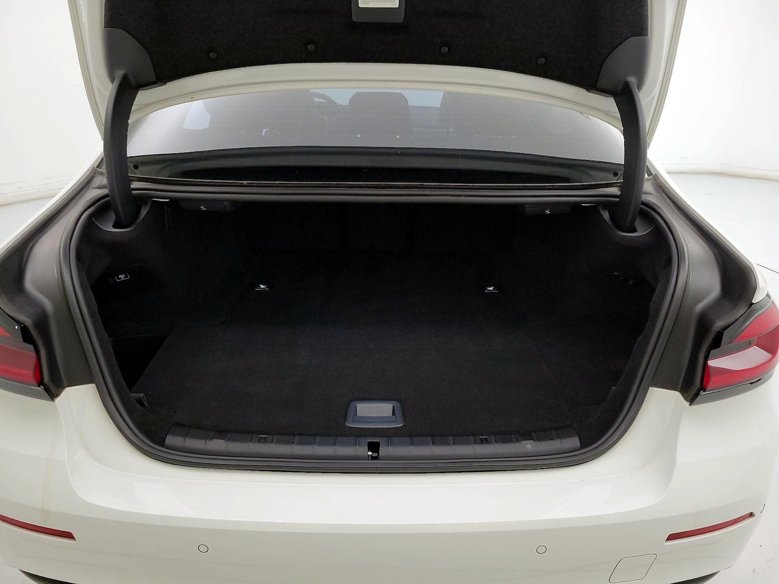 2022 BMW 5 Series 530e - Photo 22