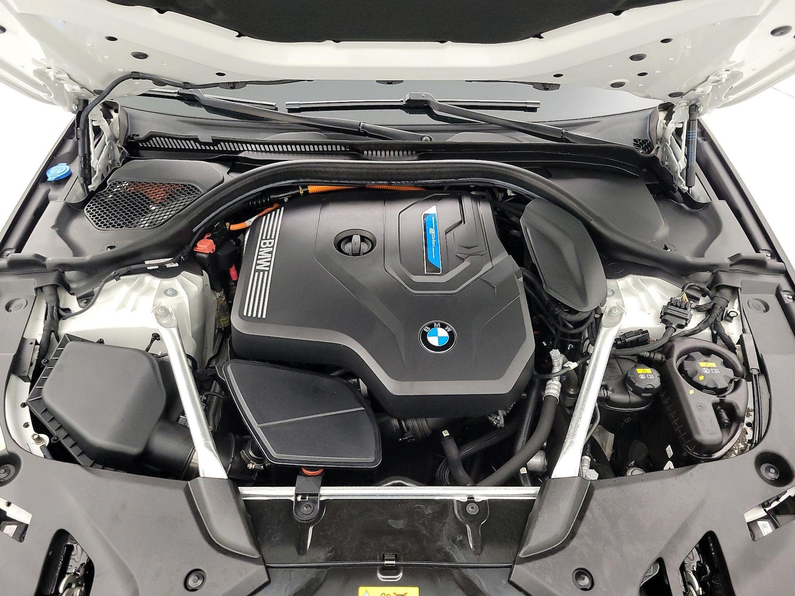2022 BMW 5 Series 530e - Photo 23