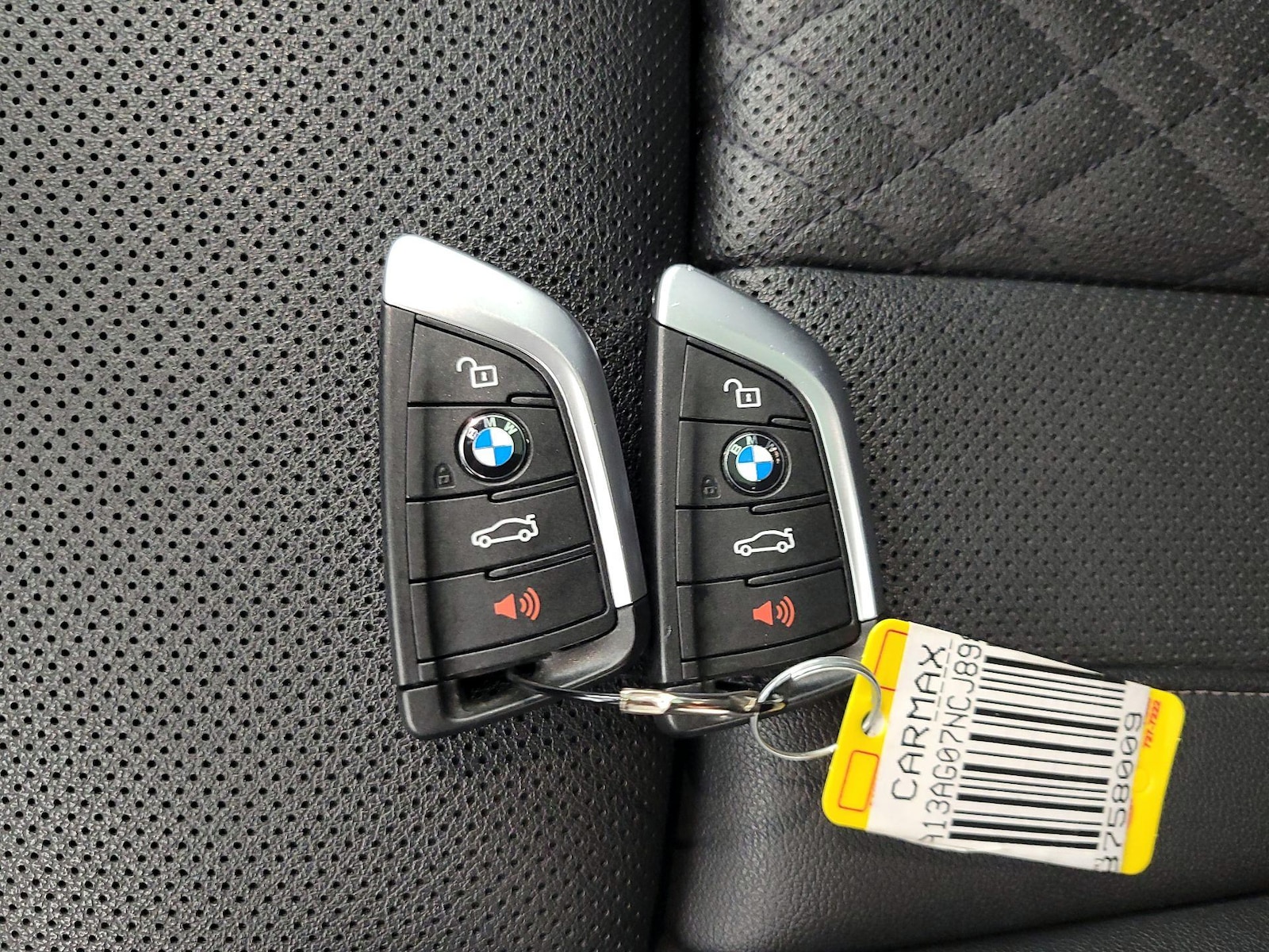 2022 BMW 5 Series 530e - Photo 25