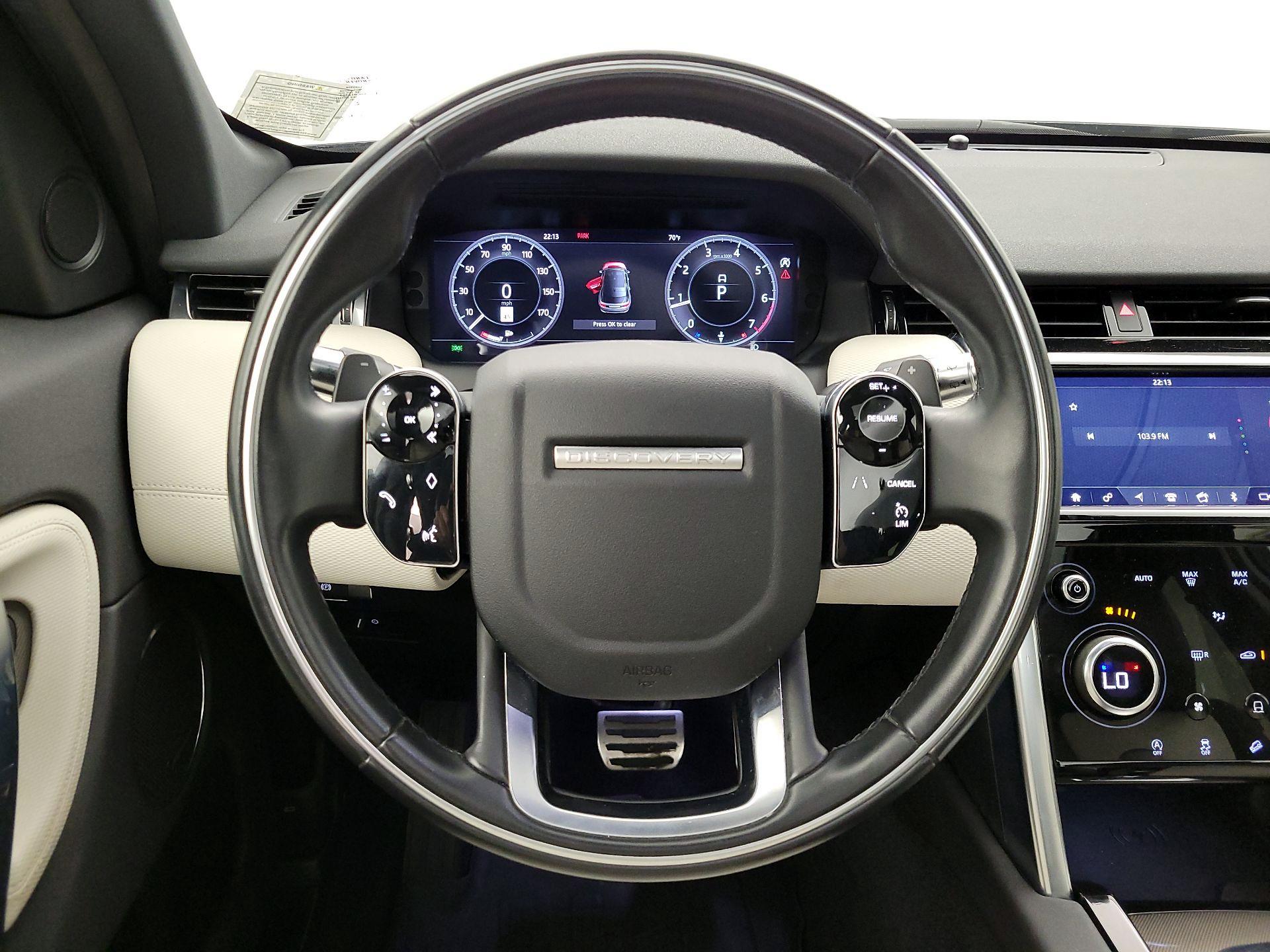 Thumbnail: 2020 Land Rover Discovery Sport - 10