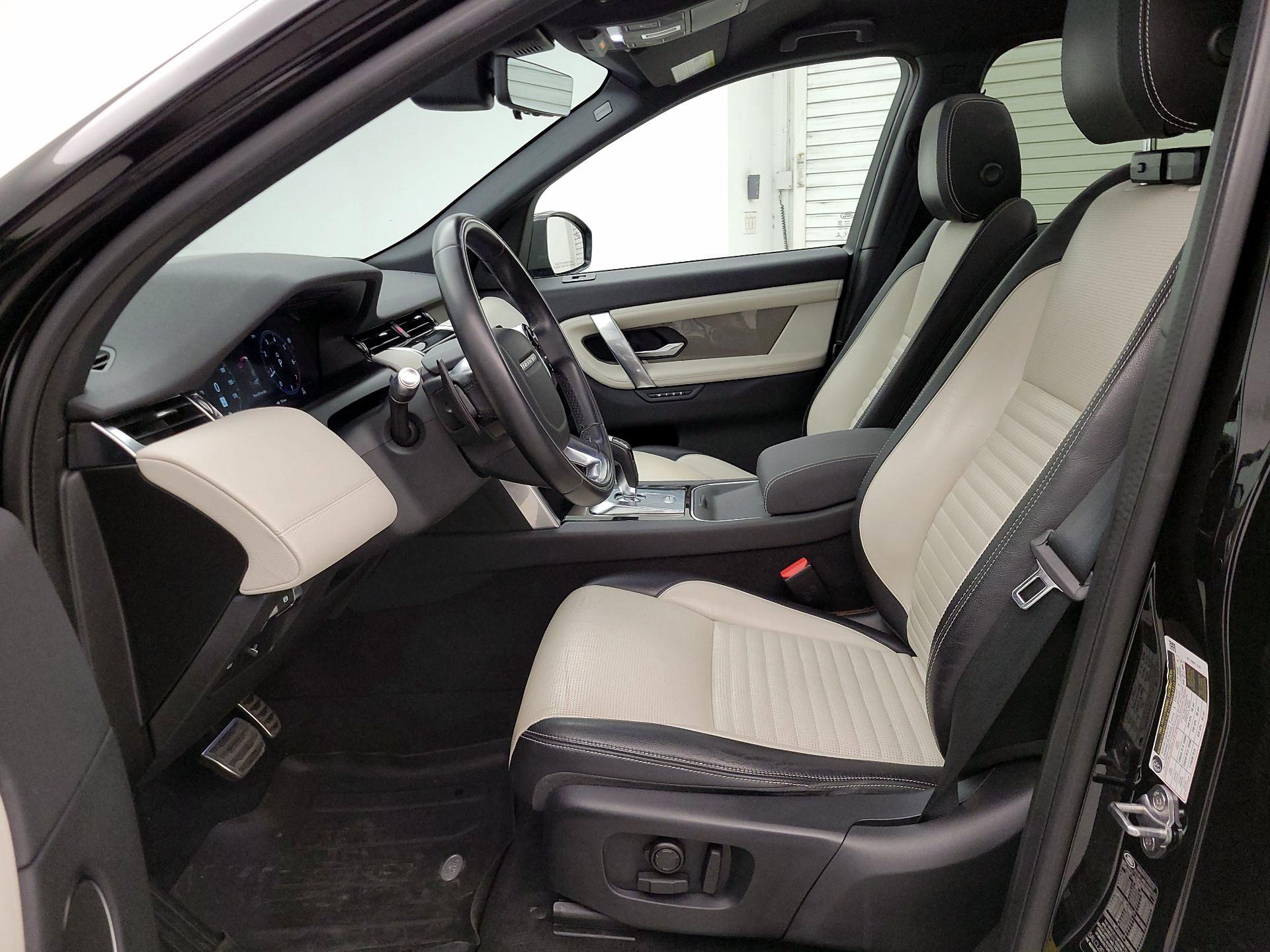 Thumbnail: 2020 Land Rover Discovery Sport - 11