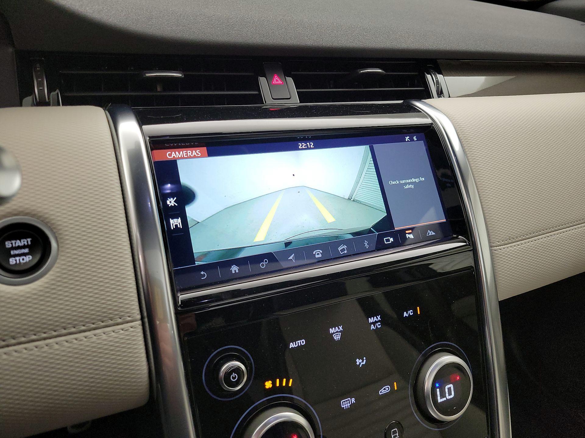 Thumbnail: 2020 Land Rover Discovery Sport - 14