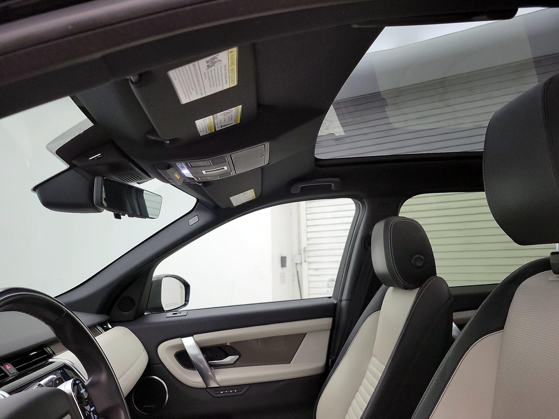 Thumbnail: 2020 Land Rover Discovery Sport - 19