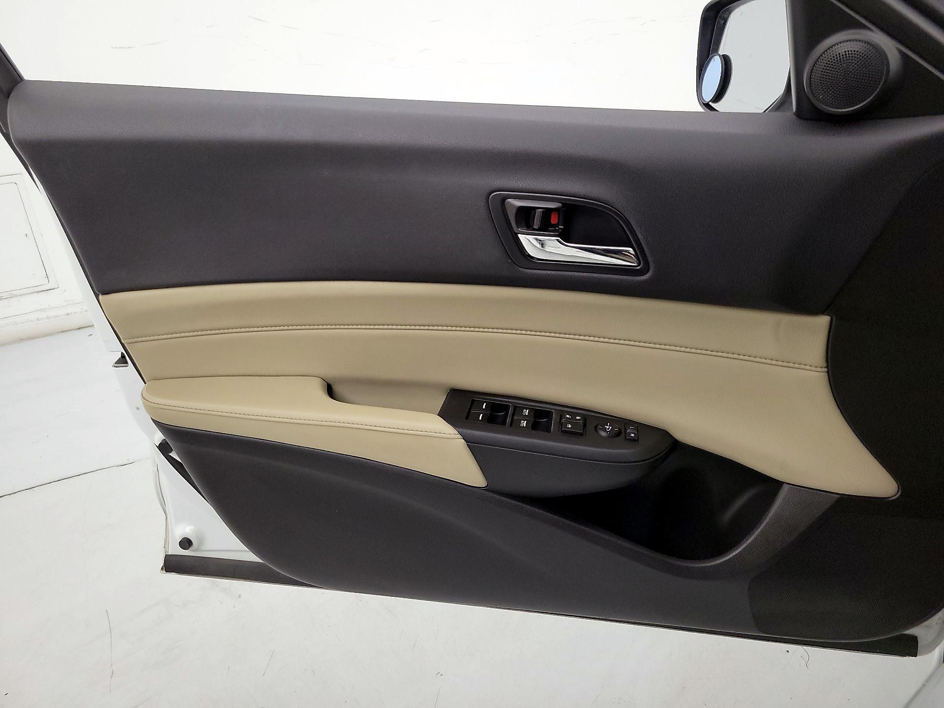 Thumbnail: 2015 Acura ILX - 12