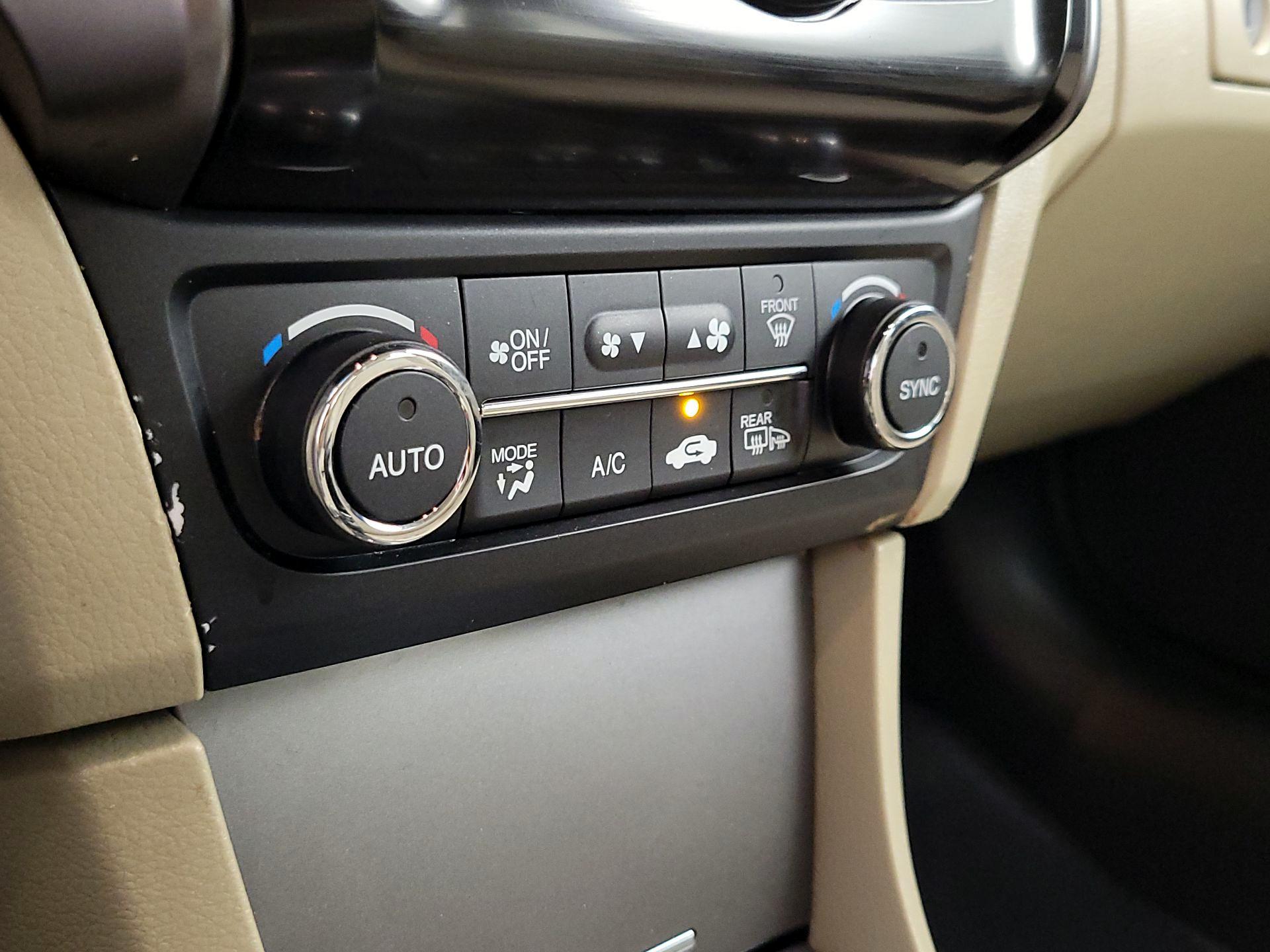 Thumbnail: 2015 Acura ILX - 16