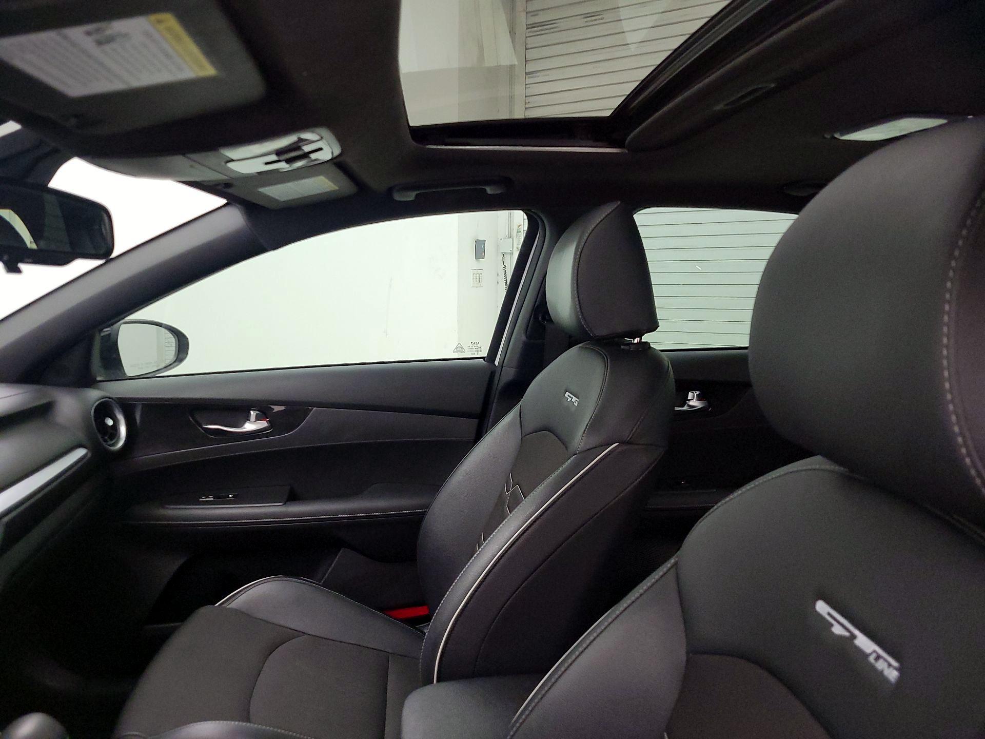 Thumbnail: 2022 Kia Forte - 20