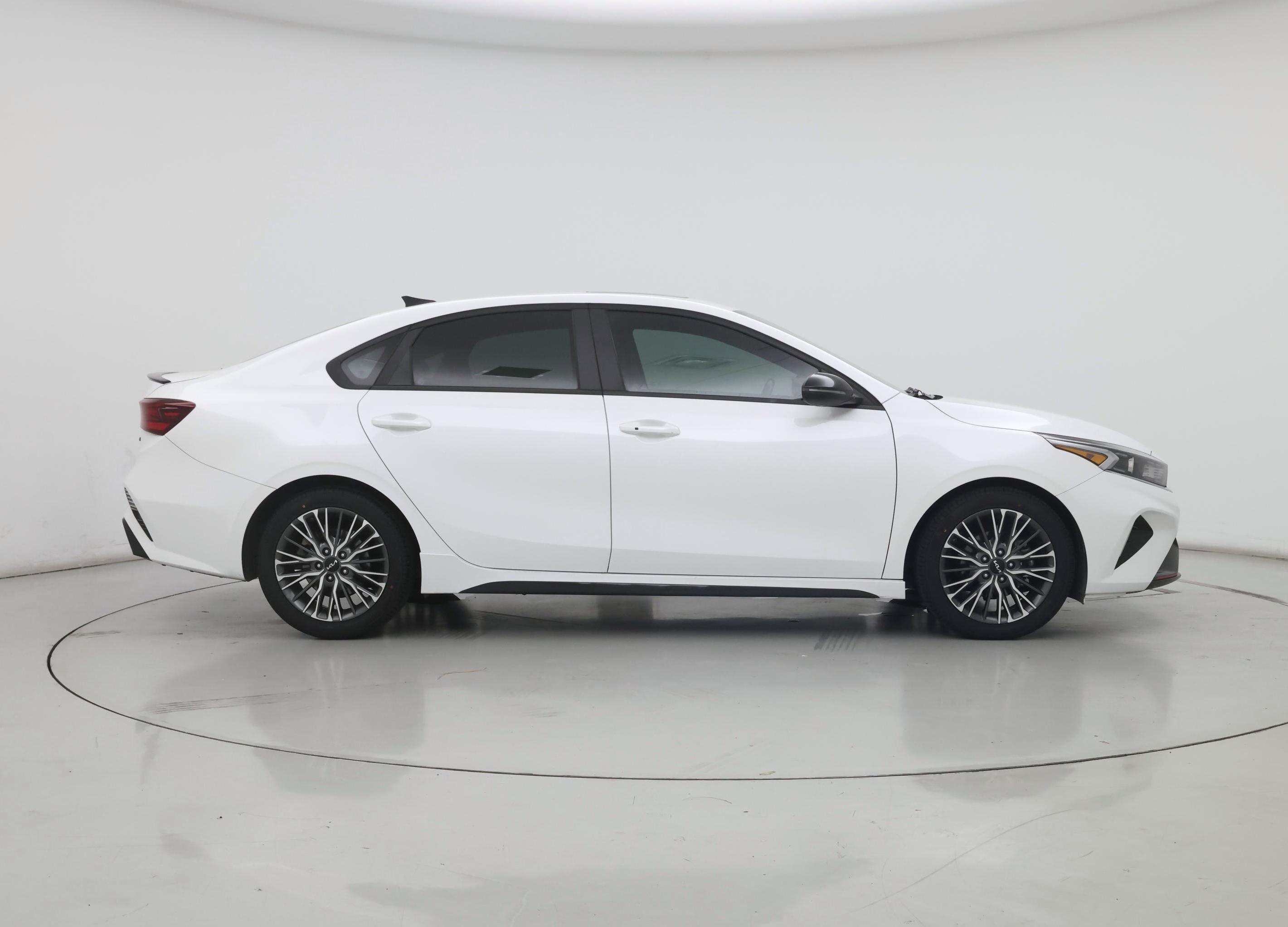Thumbnail: 2022 Kia Forte - 7
