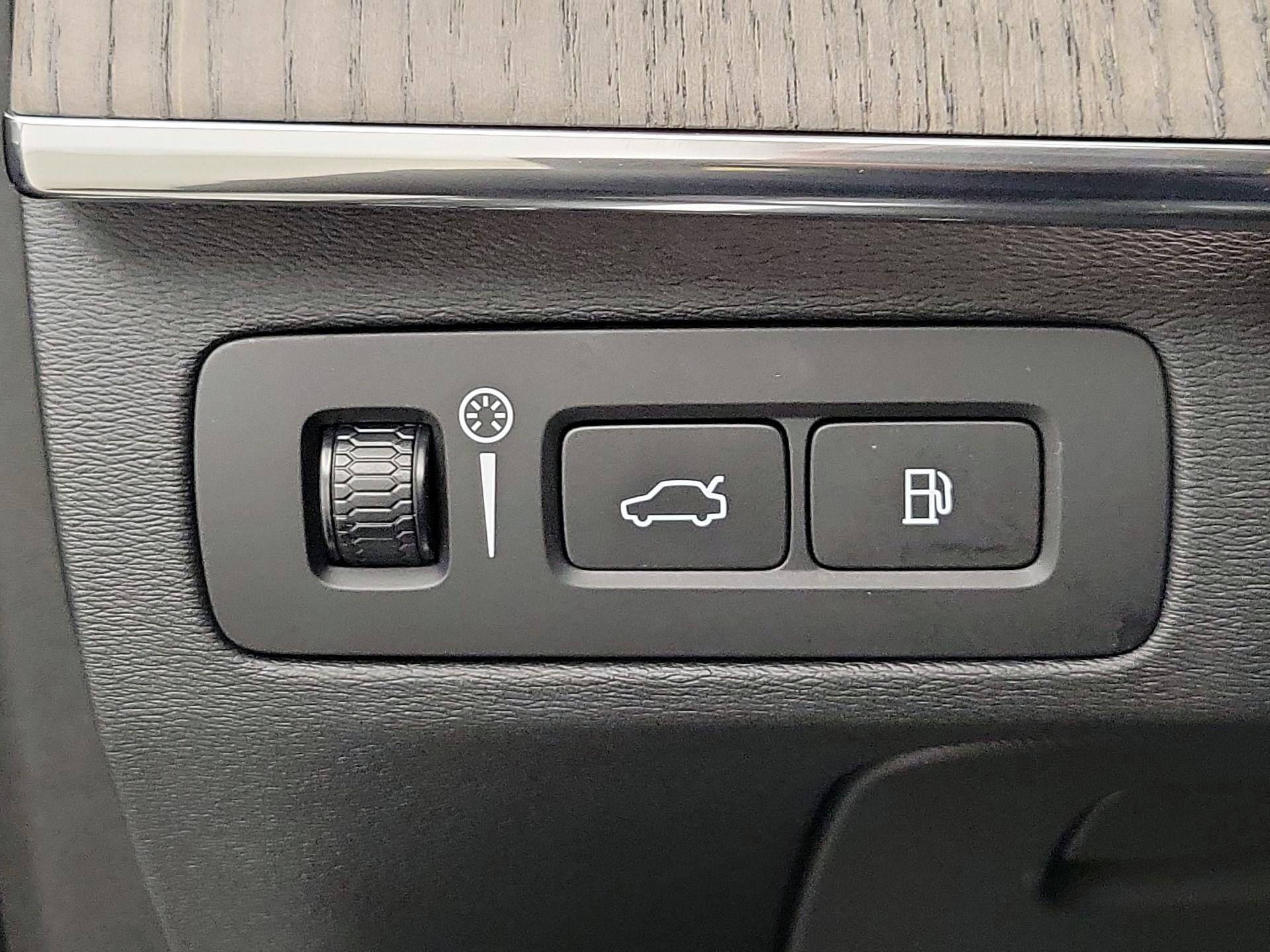 Thumbnail: 2021 Volvo XC90 - 13