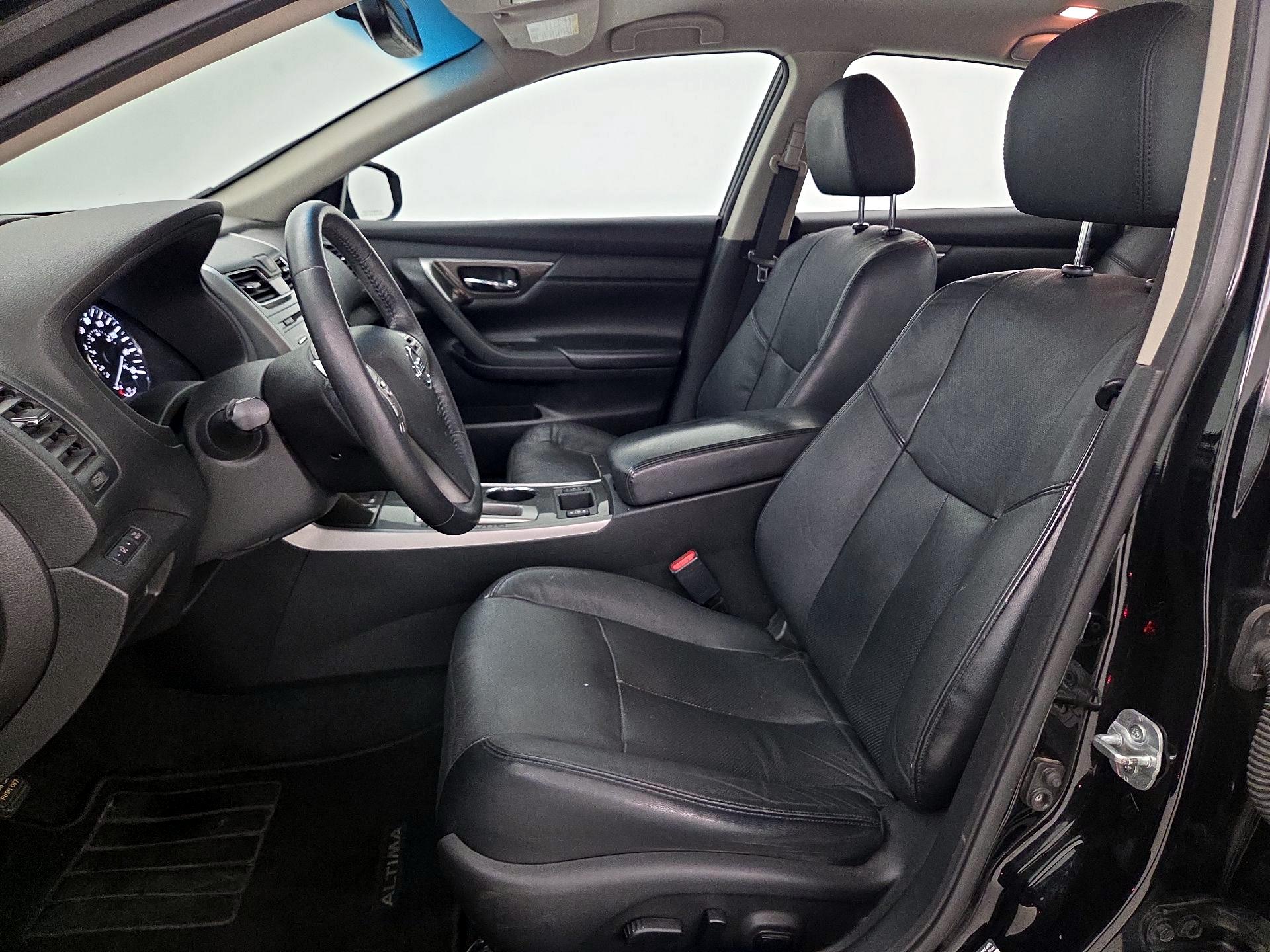 Thumbnail: 2015 Nissan Altima - 11