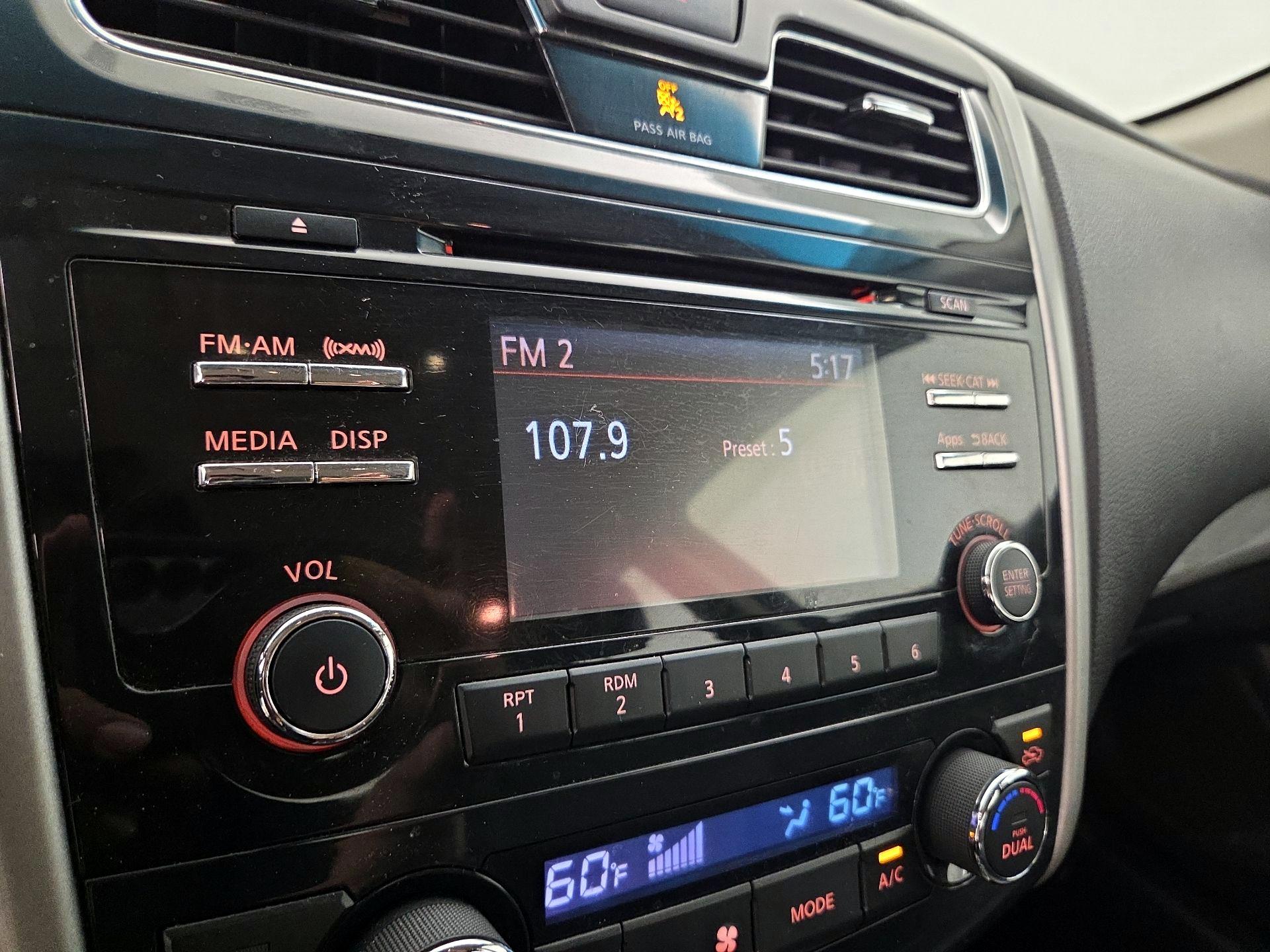 Thumbnail: 2015 Nissan Altima - 15