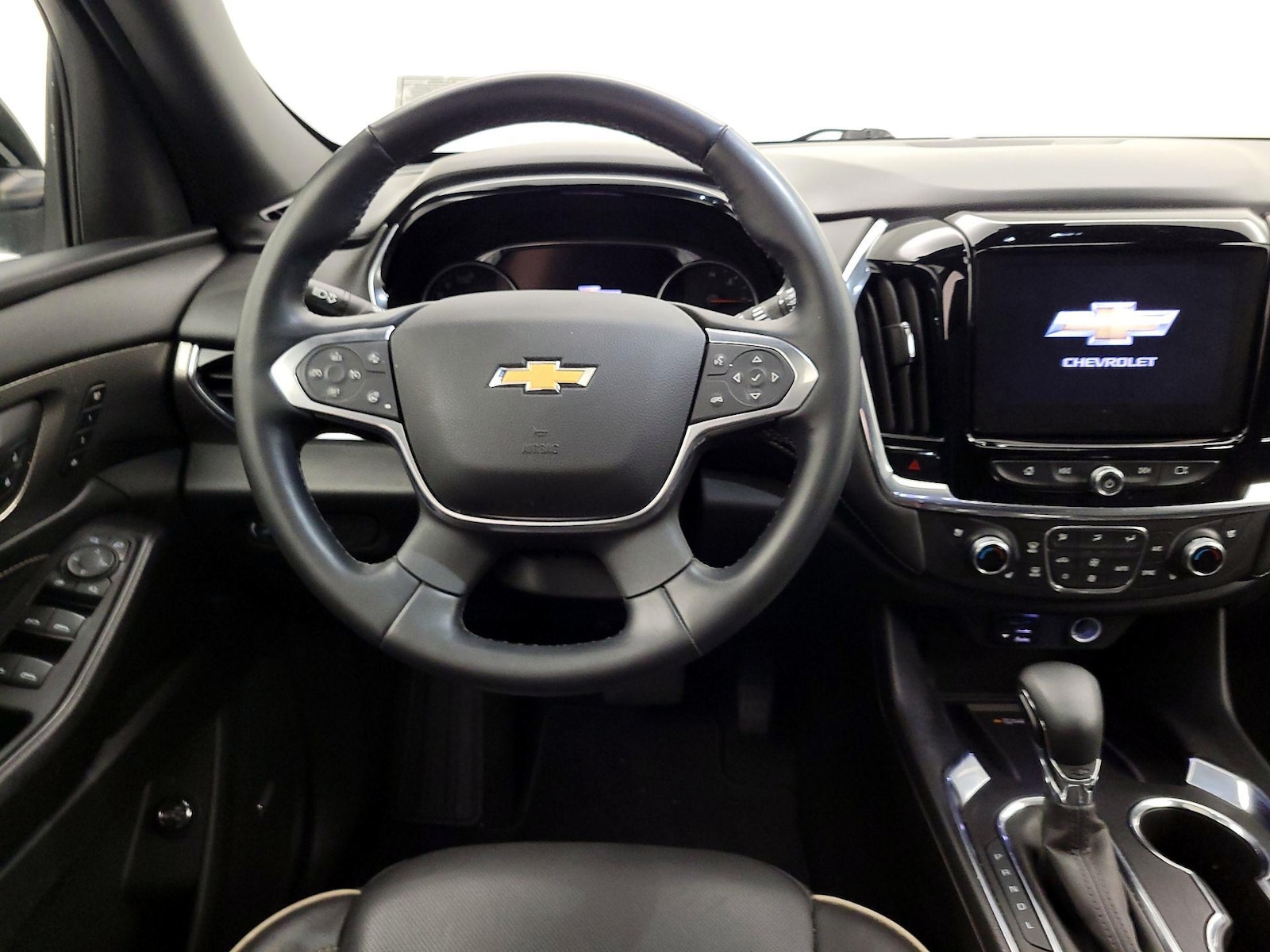 2023 Chevrolet Traverse Premier - Photo 11