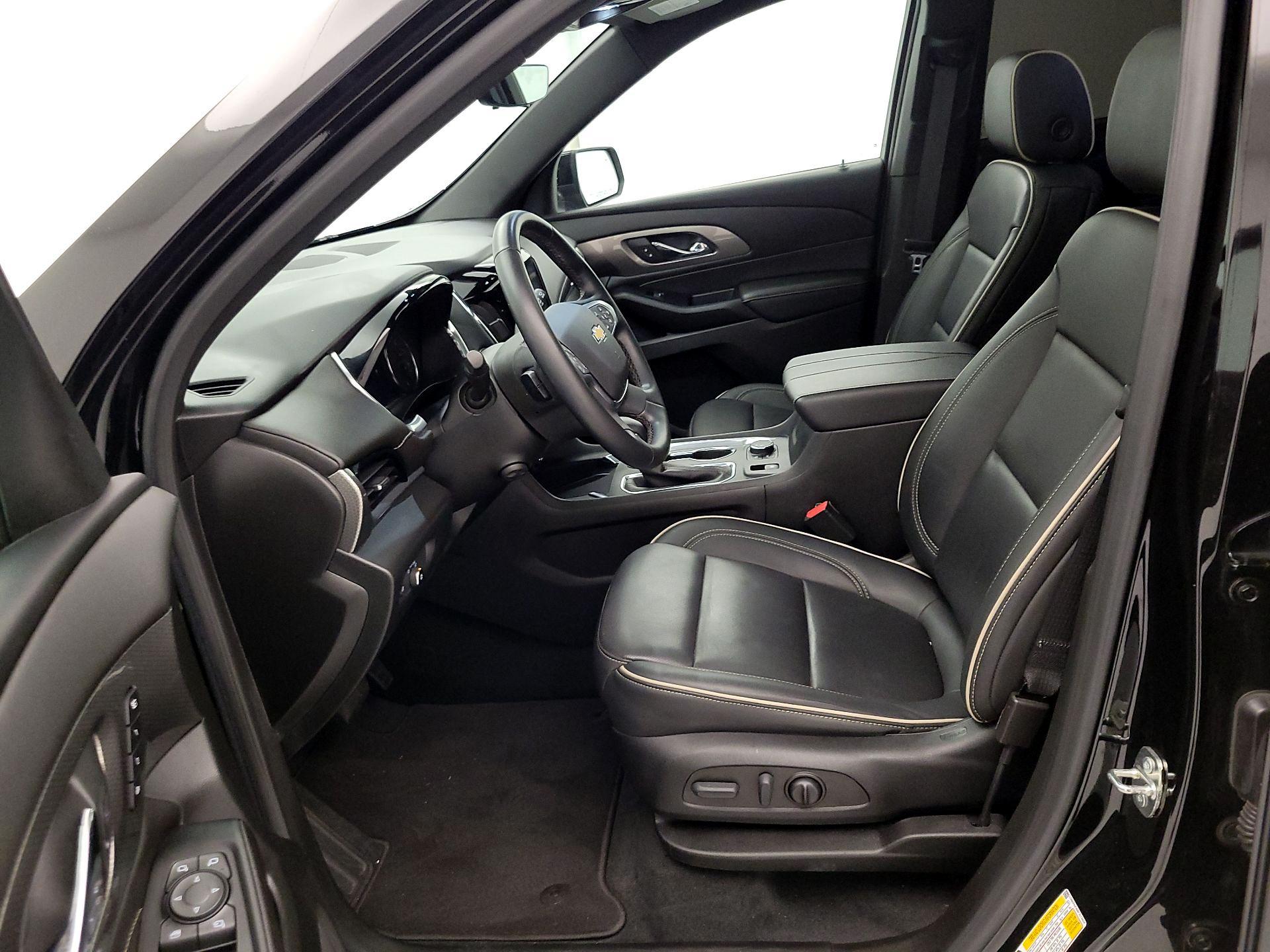 Thumbnail: 2023 Chevrolet Traverse - 11