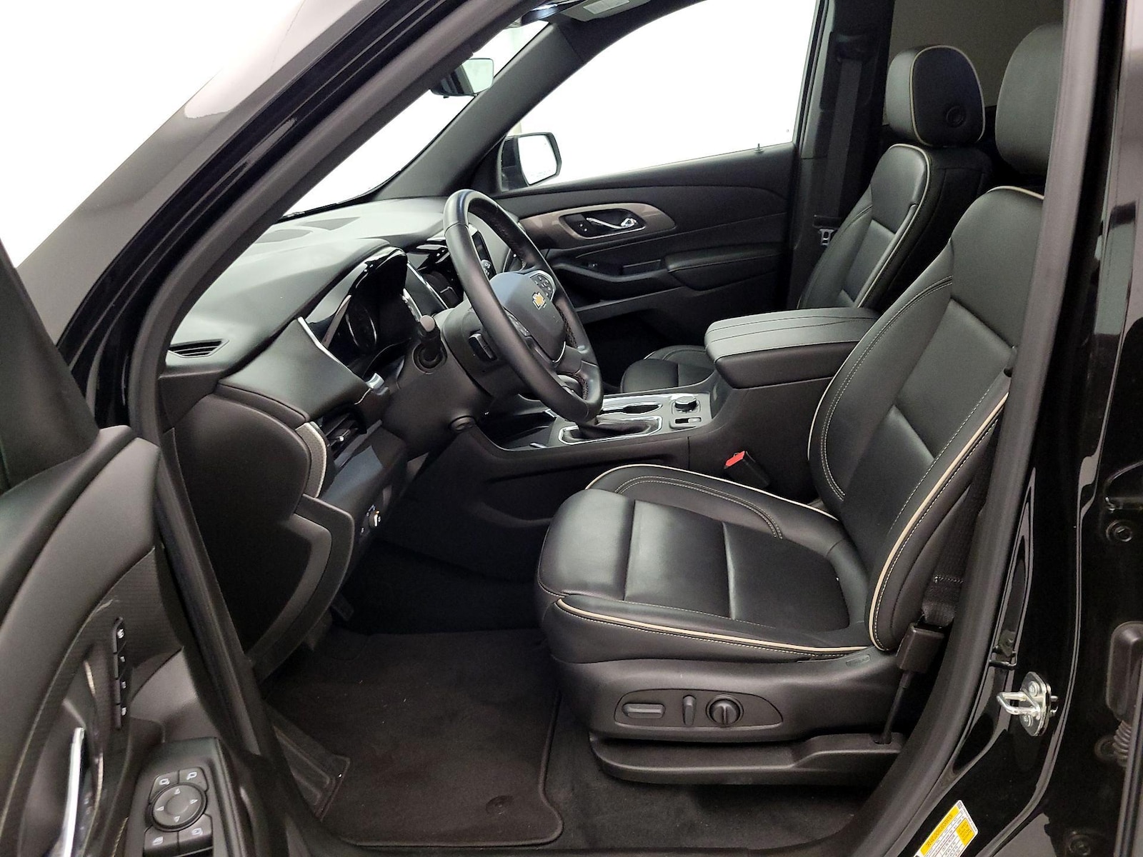 2023 Chevrolet Traverse Premier - Photo 12