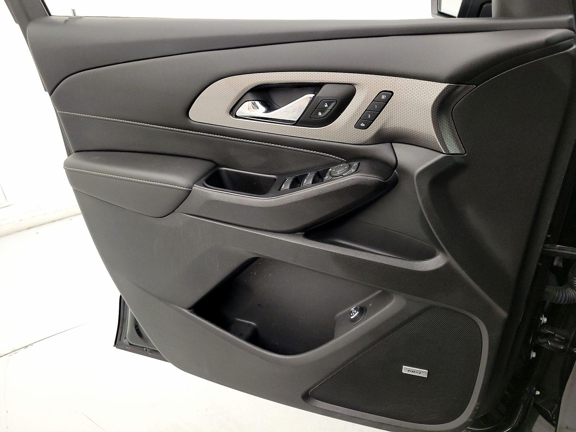 Thumbnail: 2023 Chevrolet Traverse - 12