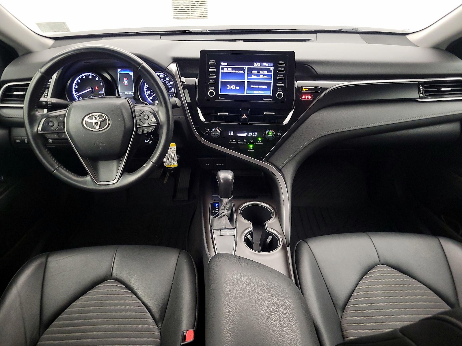 2023 Toyota Camry SE - Photo 10