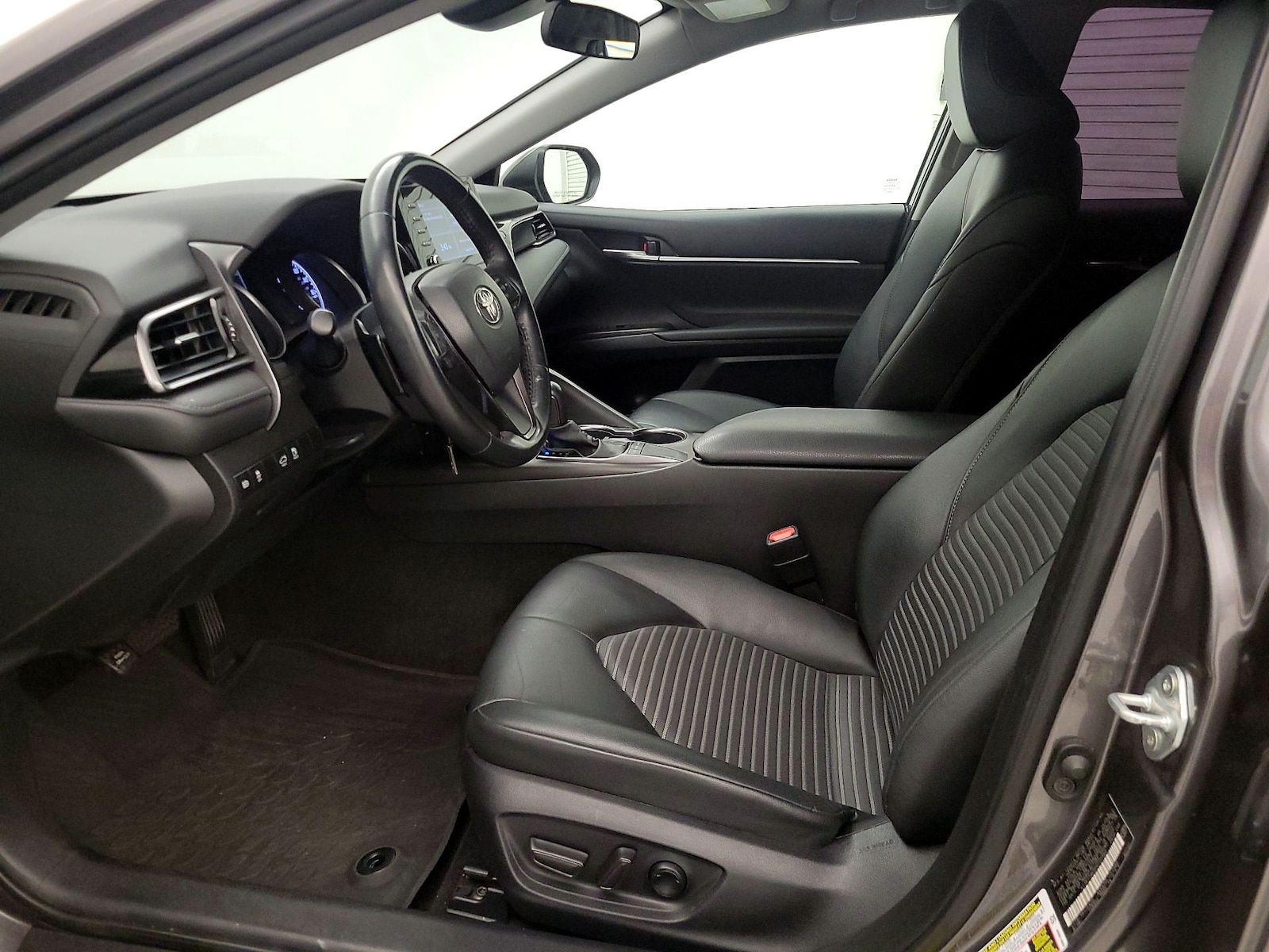 2023 Toyota Camry SE - Photo 12