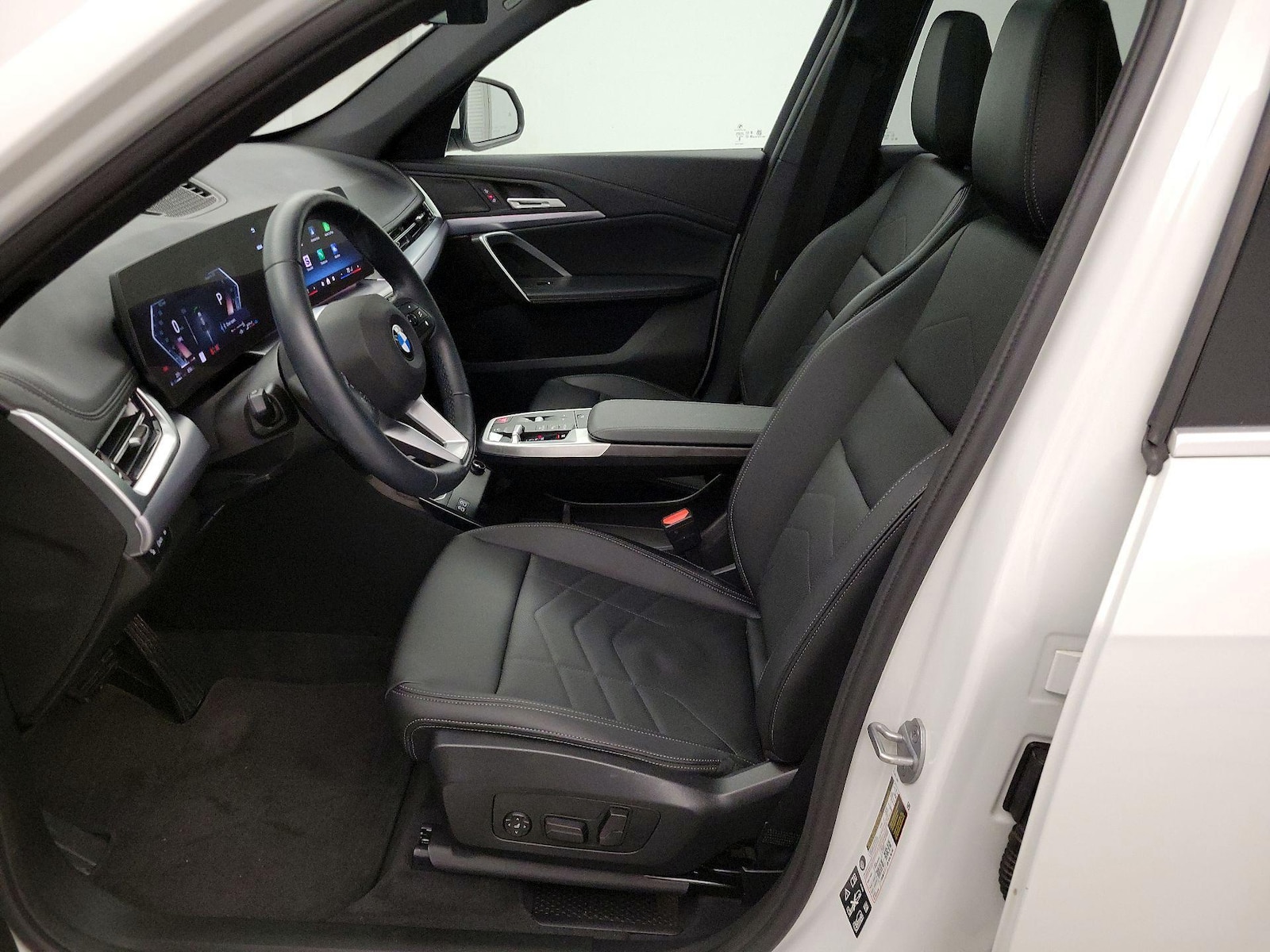 2025 BMW X1 28i - Photo 12