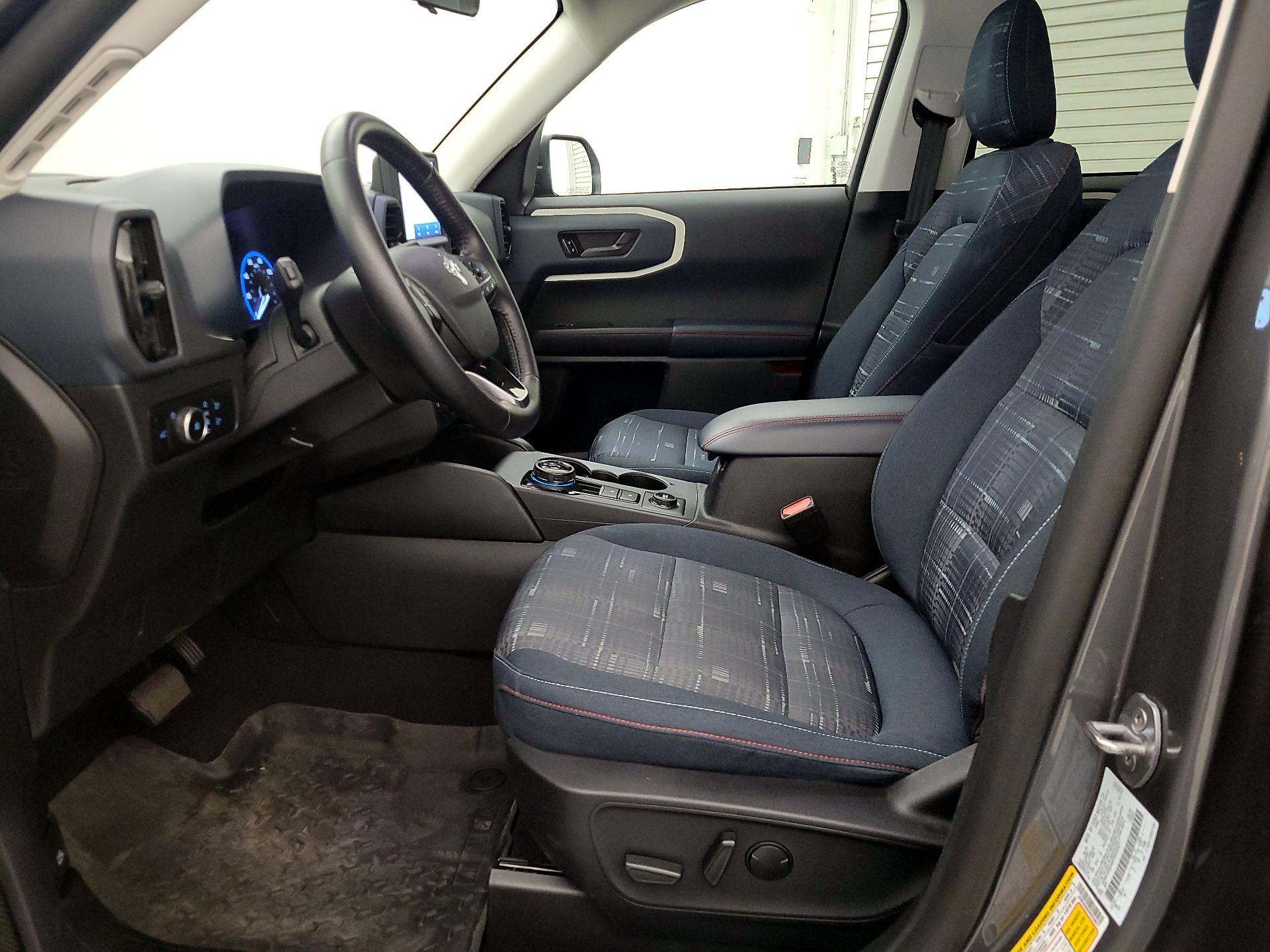 Thumbnail: 2023 Ford Bronco Sport - 11