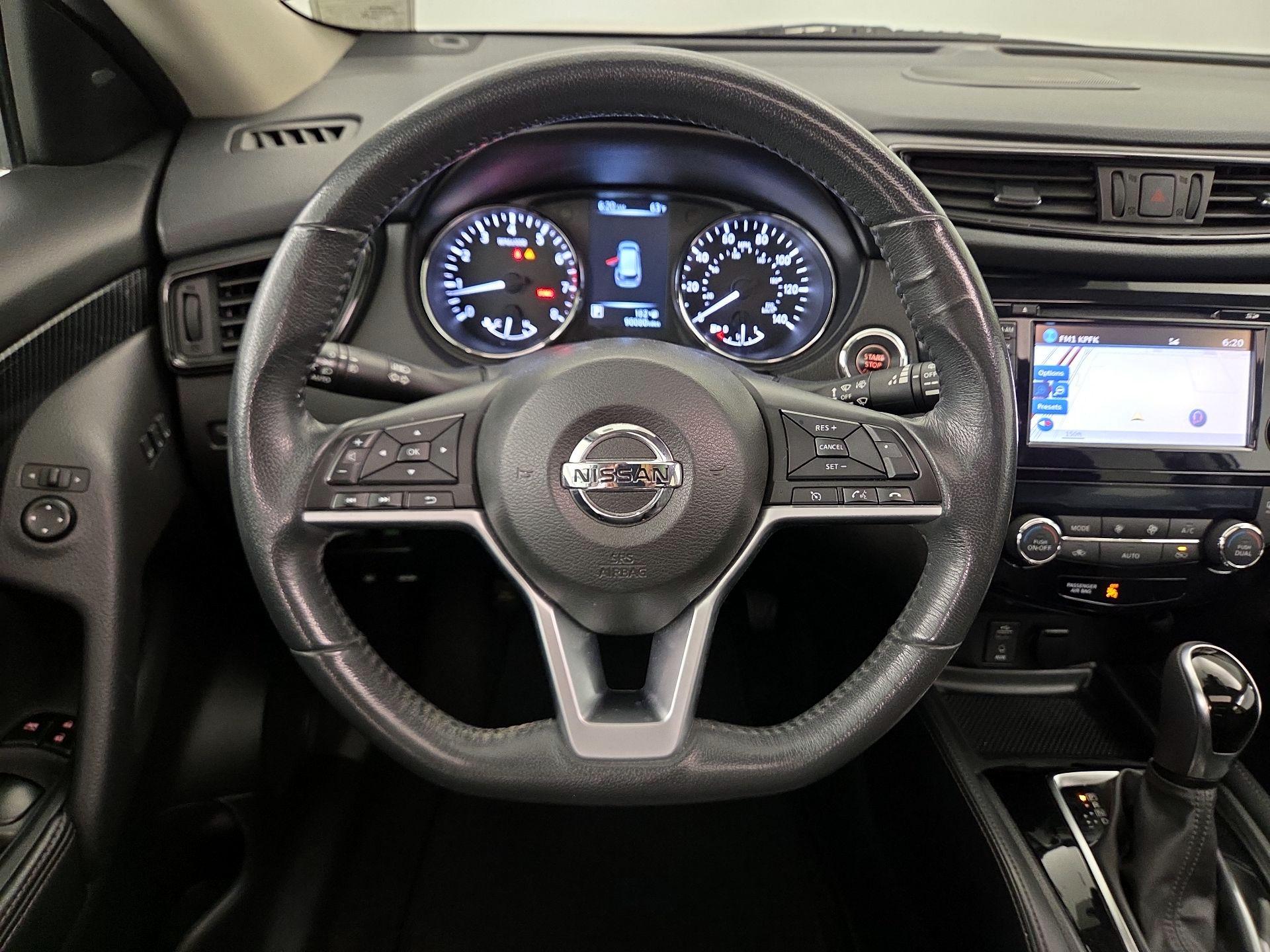 Thumbnail: 2017 Nissan Rogue - 10