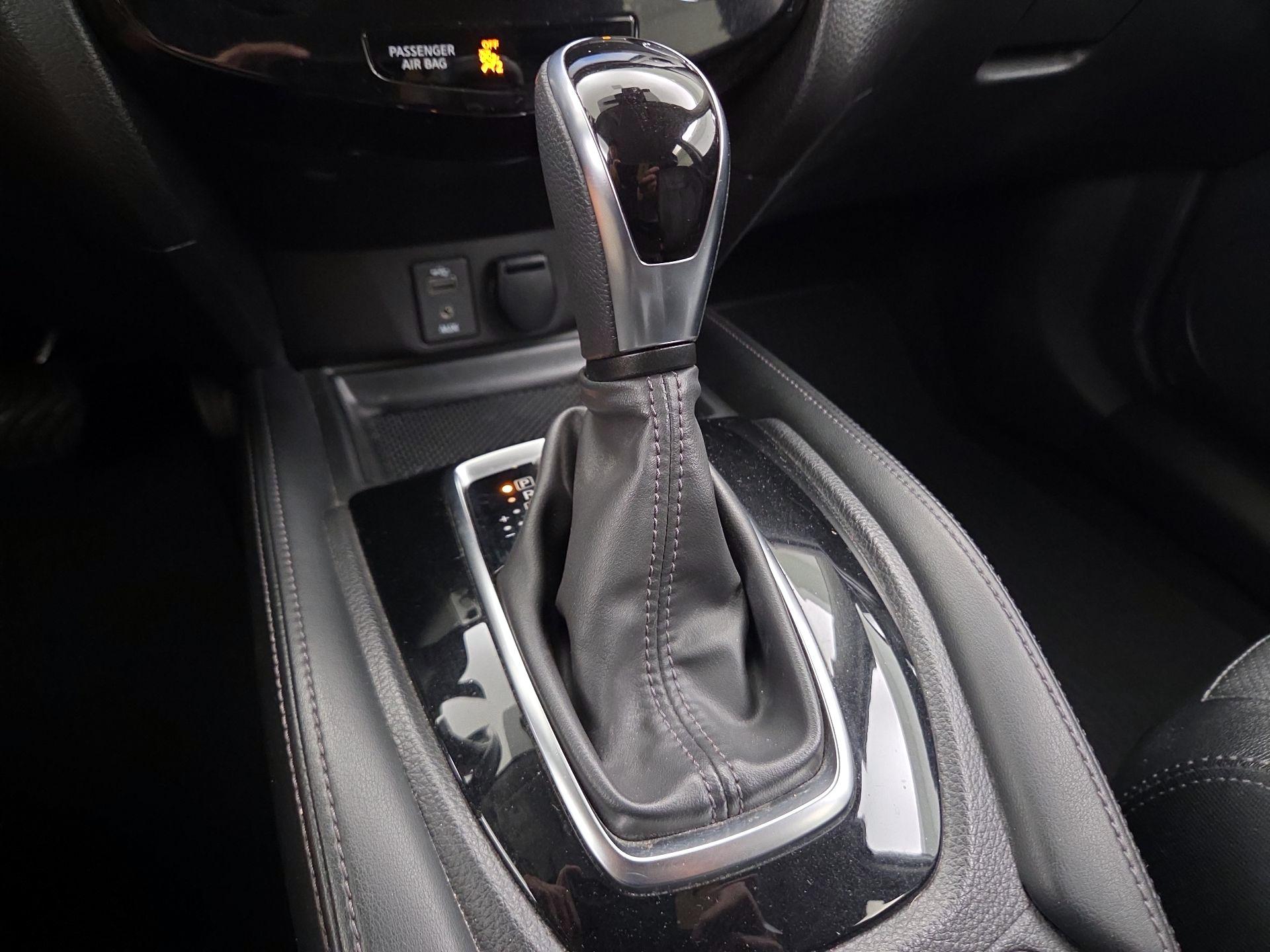 Thumbnail: 2017 Nissan Rogue - 18