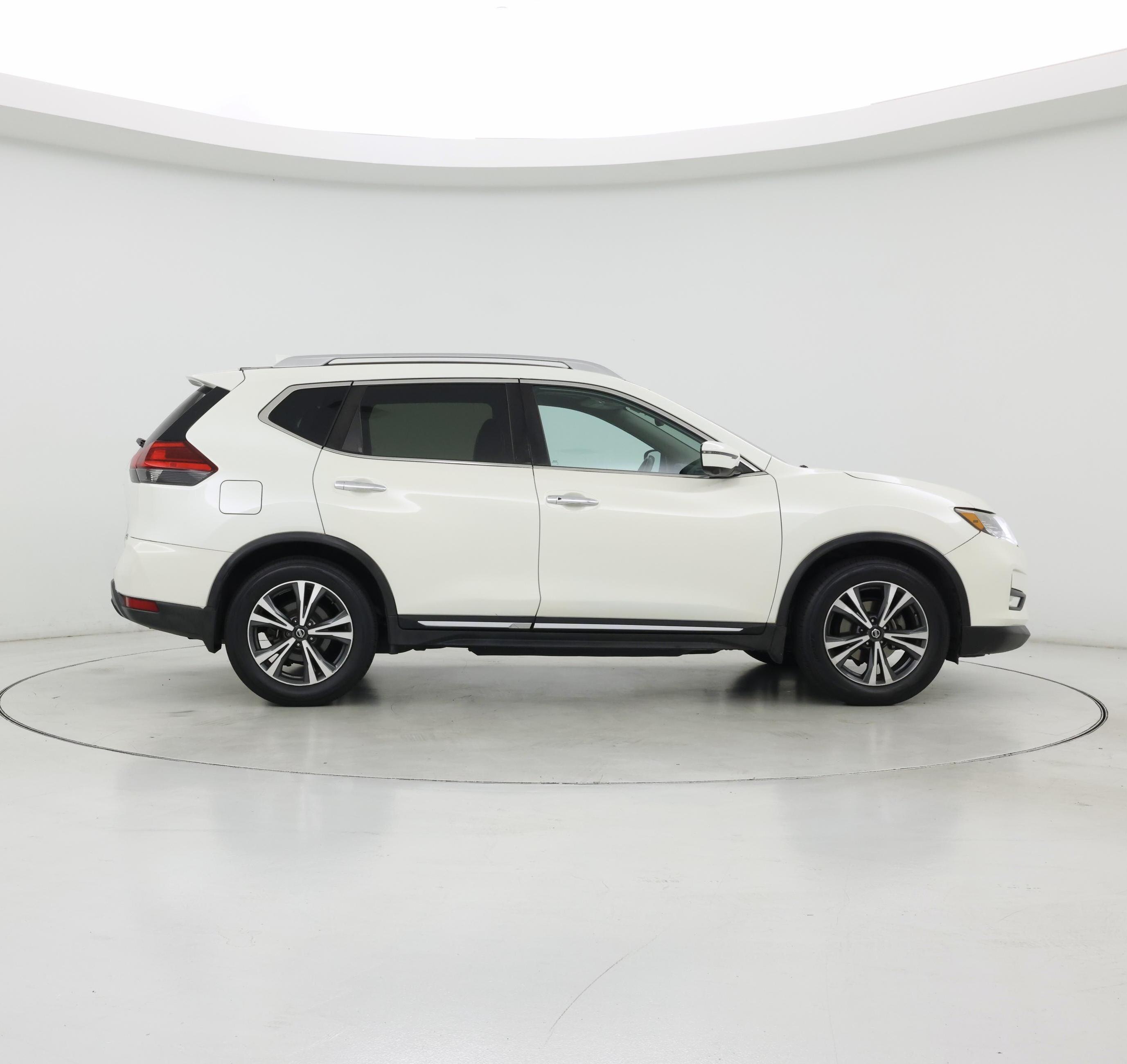 Thumbnail: 2017 Nissan Rogue - 7