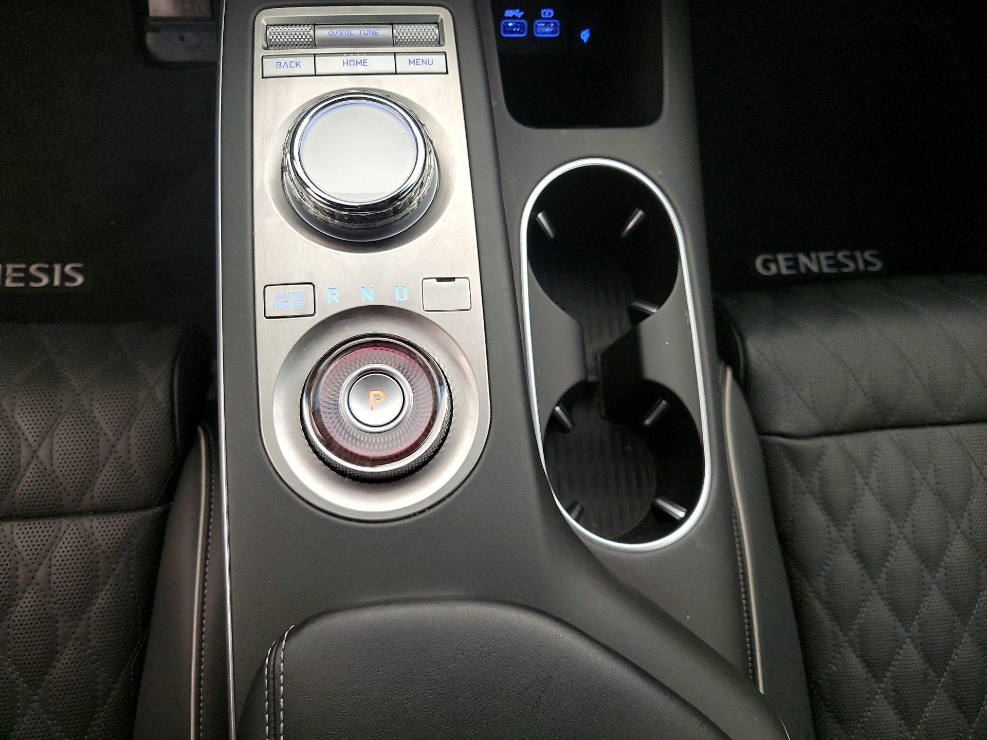 Thumbnail: 2025 Genesis GV70 - 17