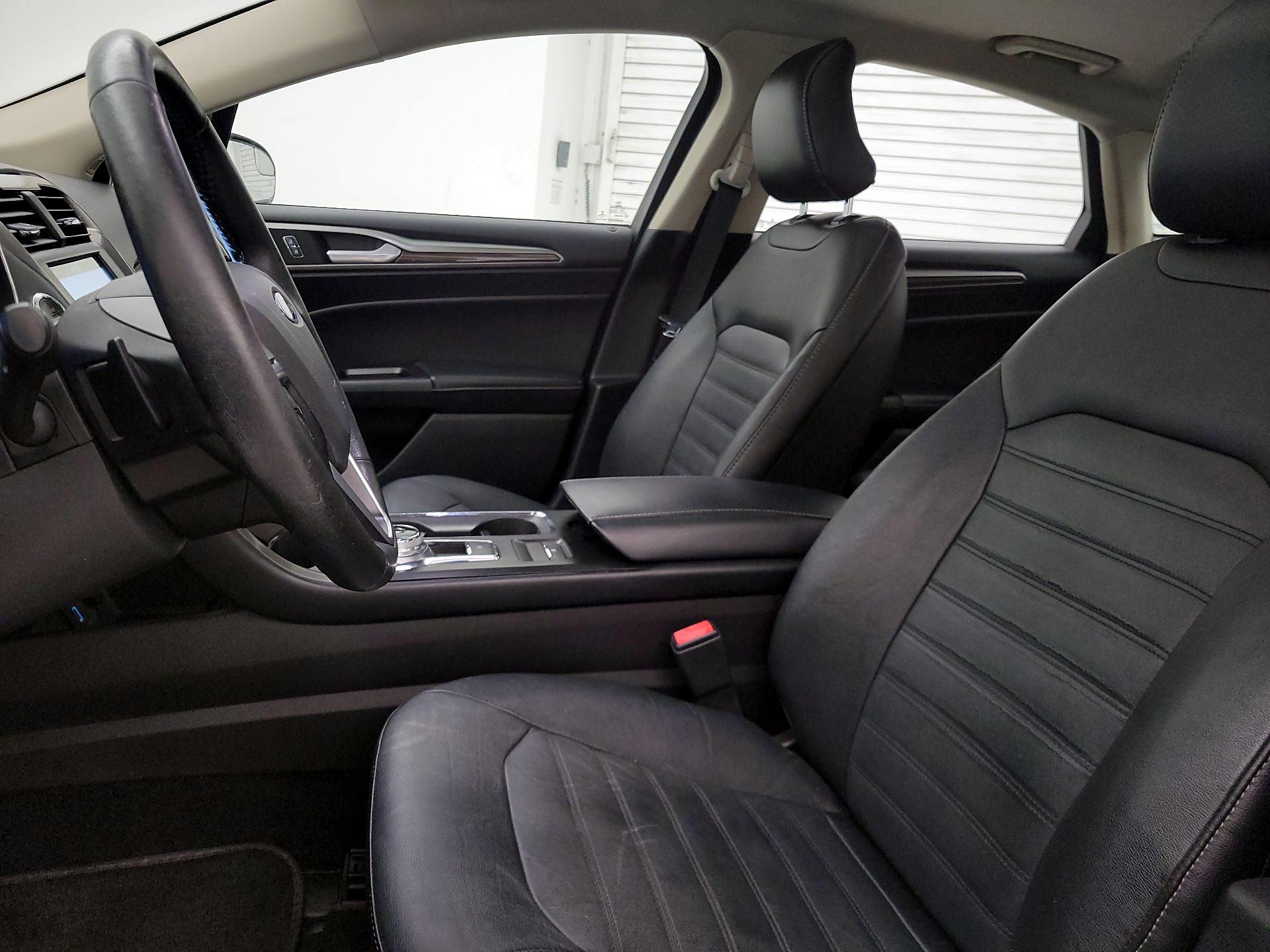 Thumbnail: 2017 Ford Fusion - 11