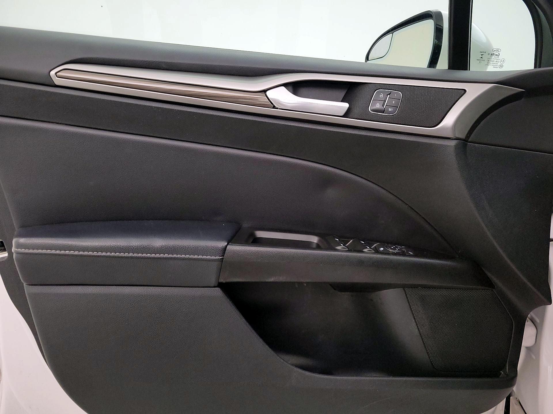 Thumbnail: 2017 Ford Fusion - 12