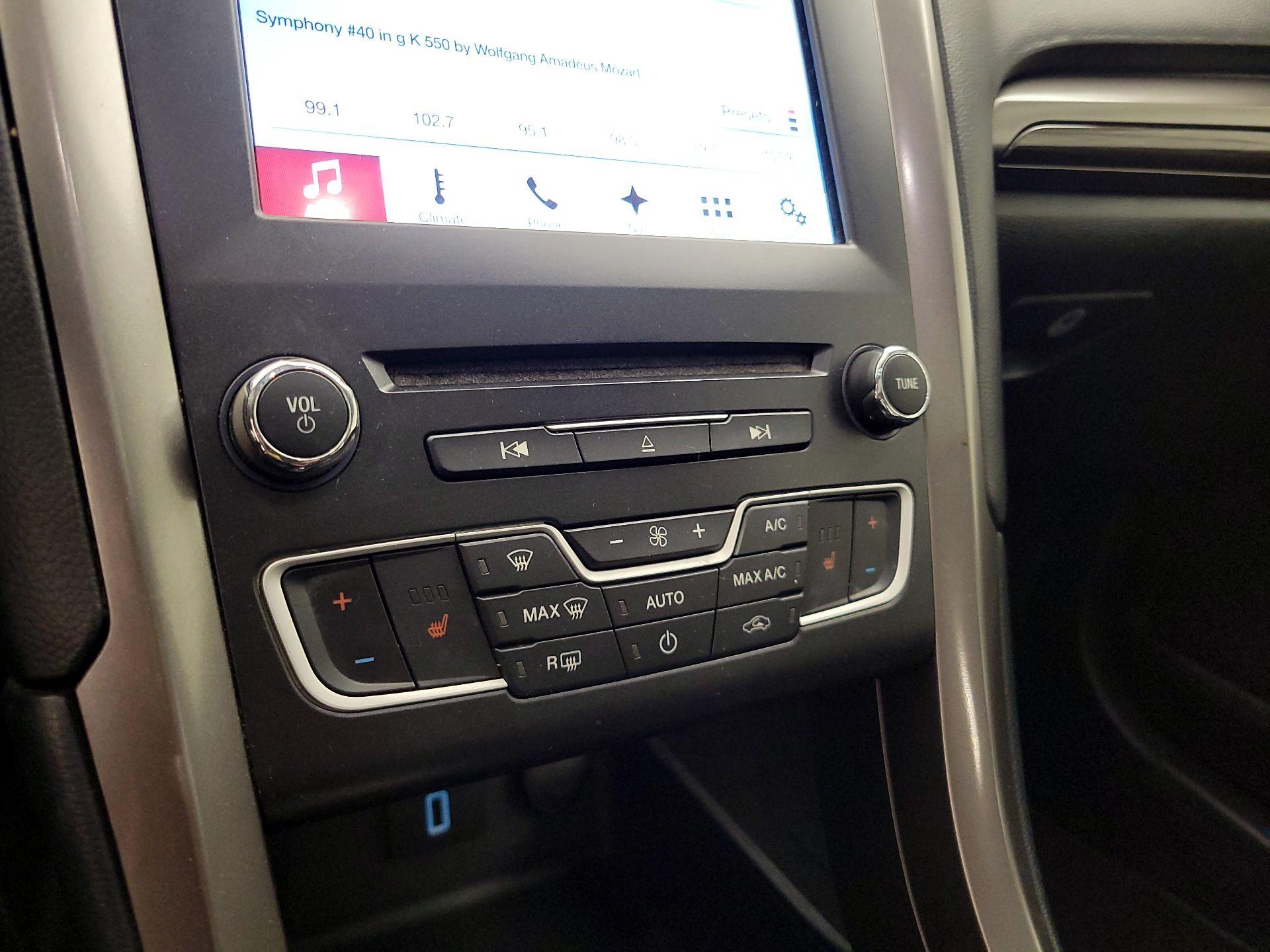 Thumbnail: 2017 Ford Fusion - 17