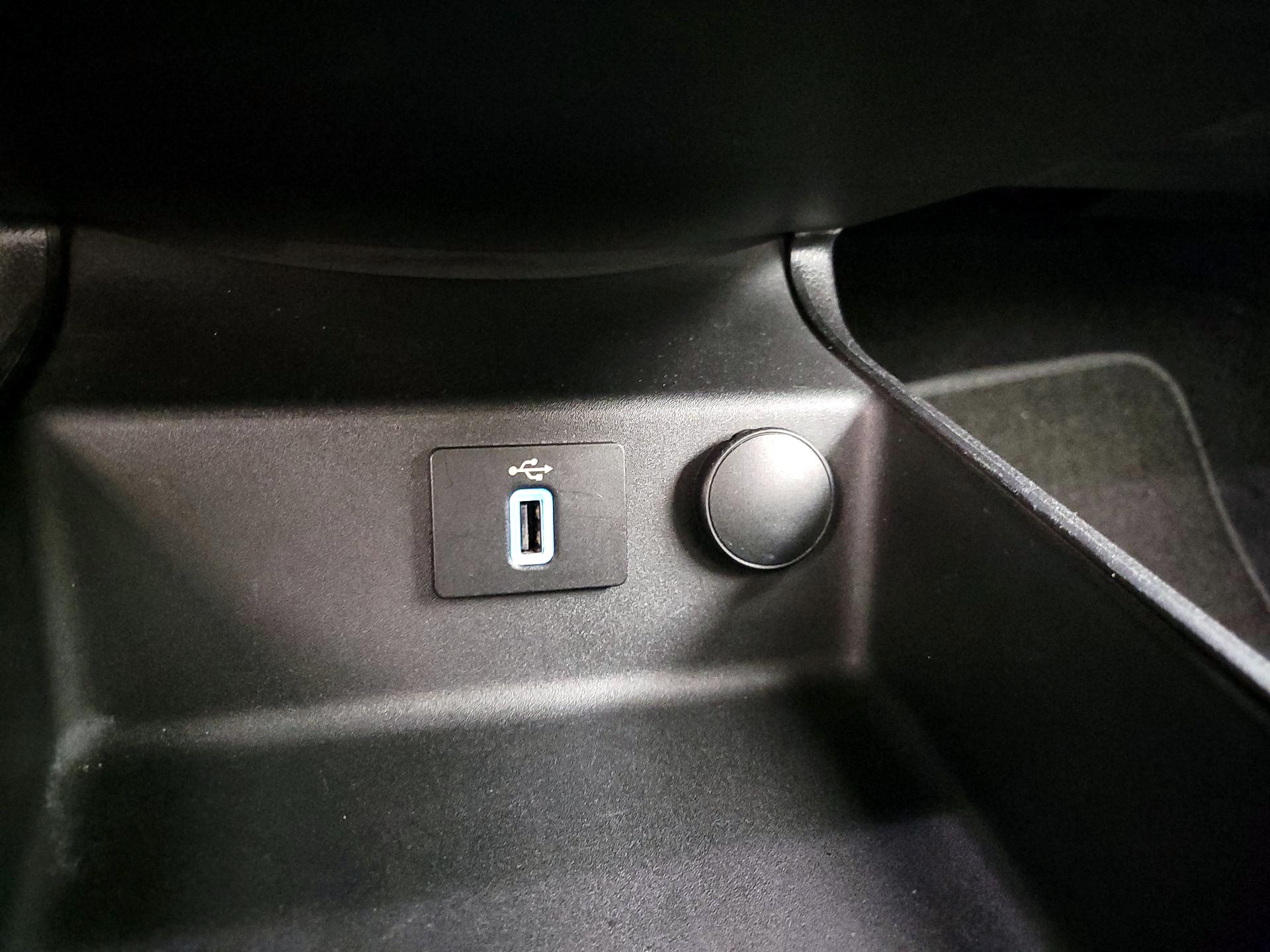 Thumbnail: 2017 Ford Fusion - 19