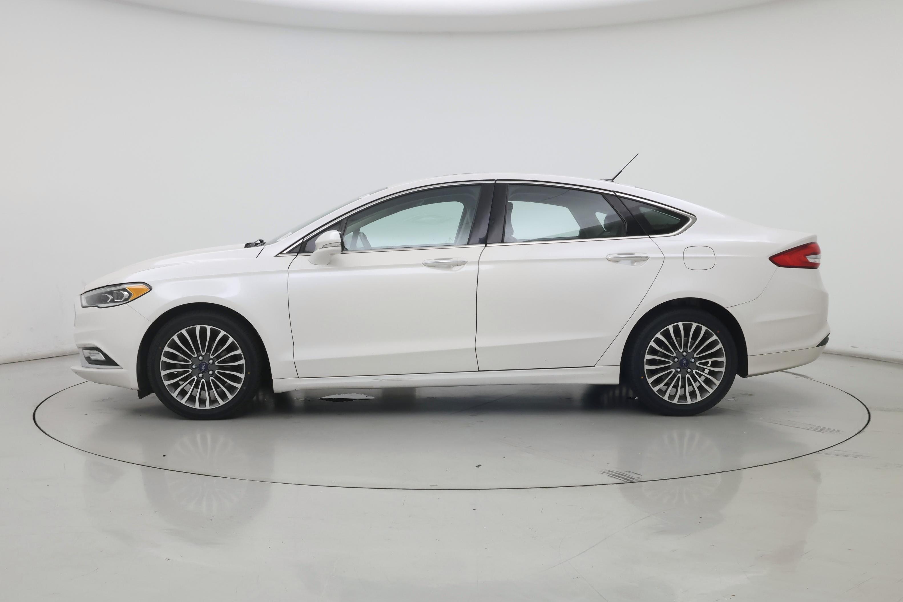 Thumbnail: 2017 Ford Fusion - 3