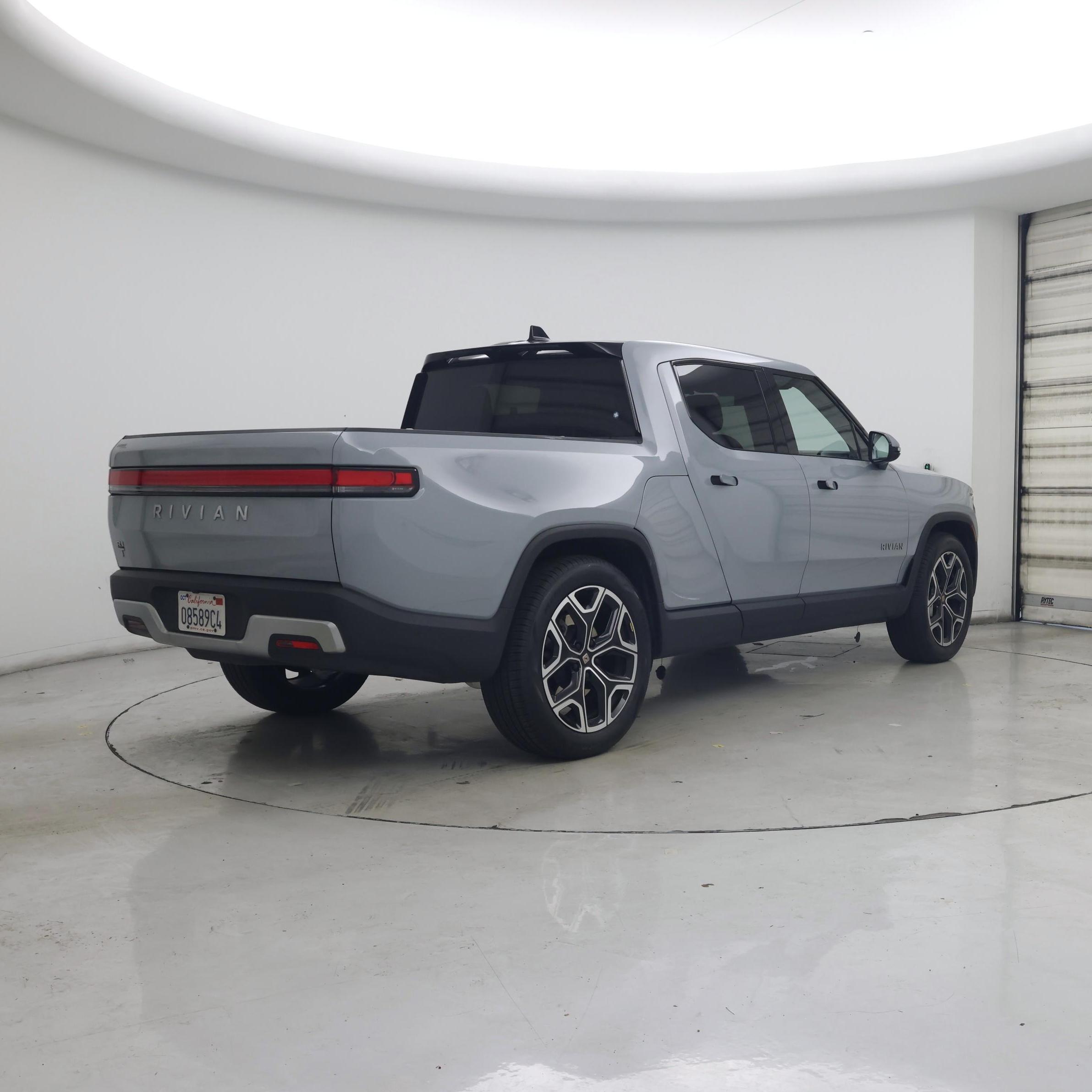 Thumbnail: 2025 Rivian R1T - 8