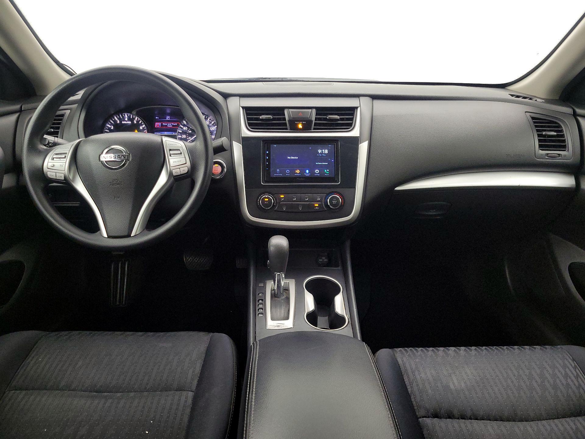 Thumbnail: 2018 Nissan Altima - 9
