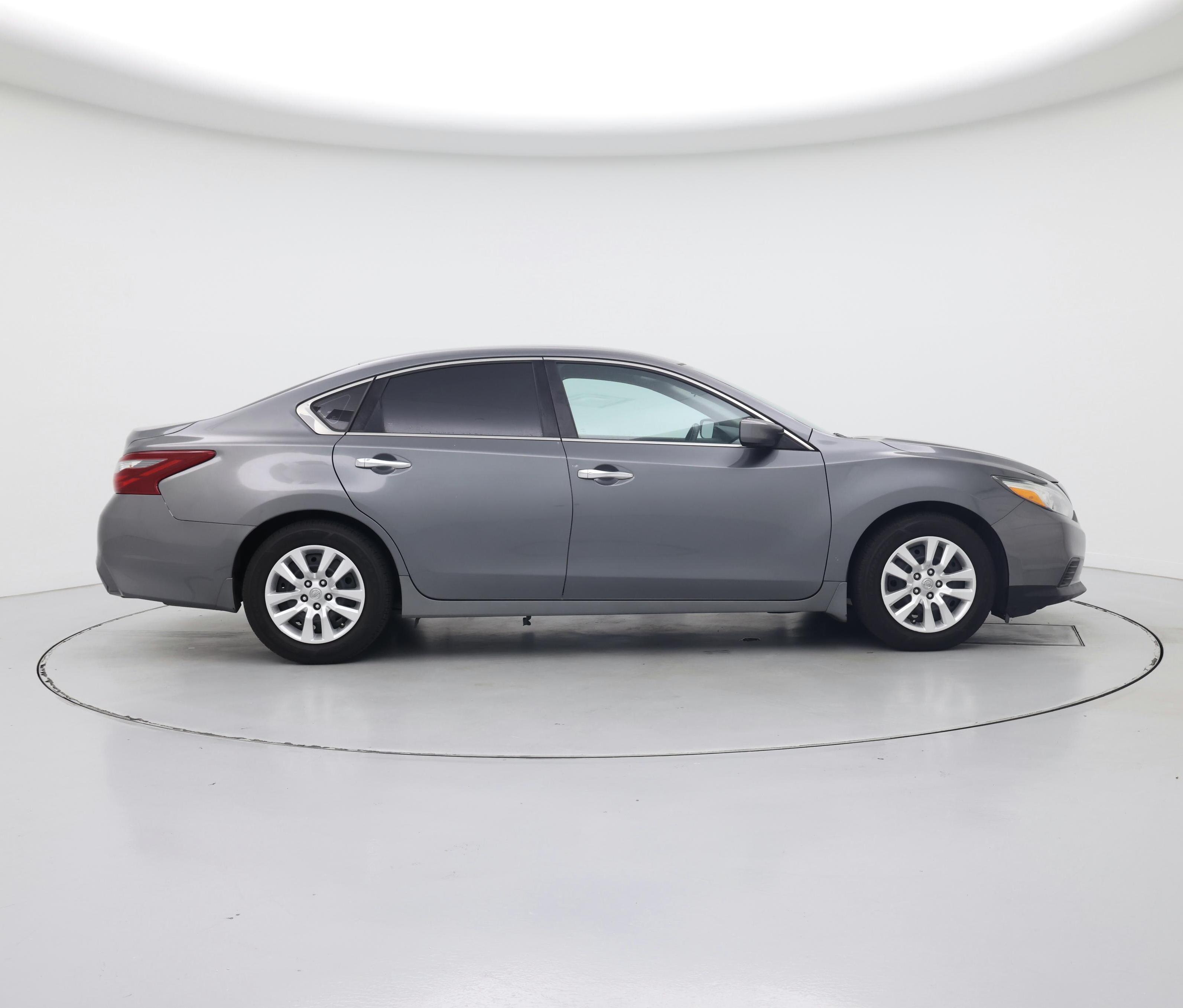 Thumbnail: 2018 Nissan Altima - 7