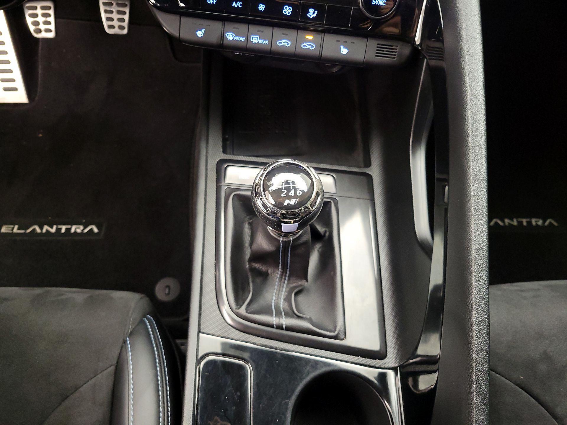 Thumbnail: 2023 Hyundai Elantra - 18