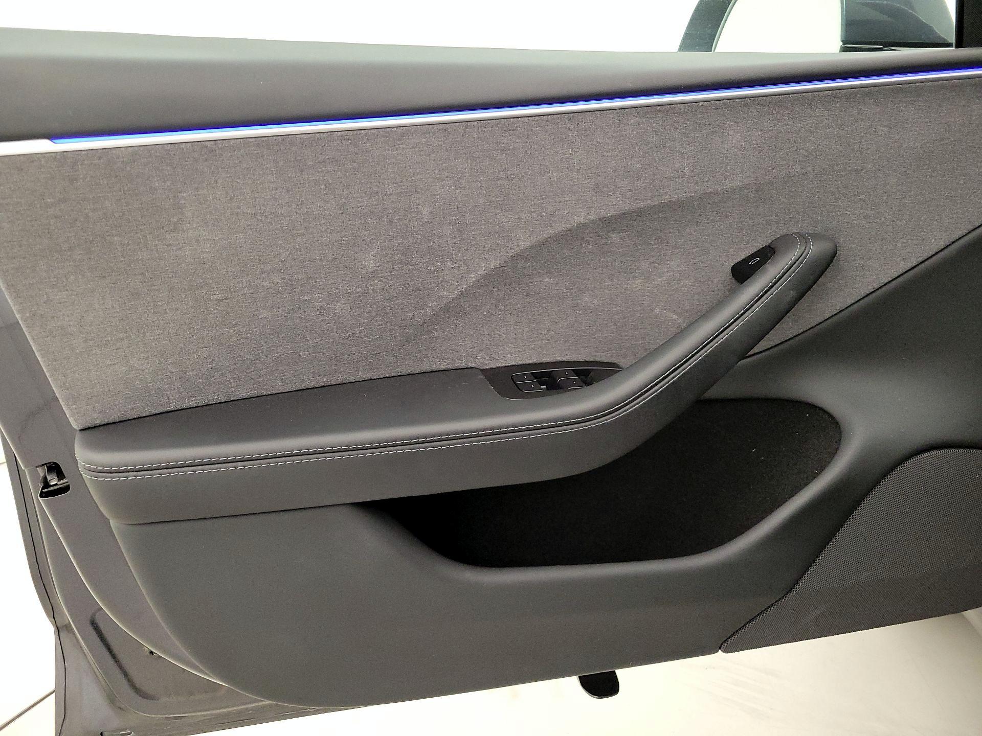 Thumbnail: 2025 Tesla Model 3 - 12