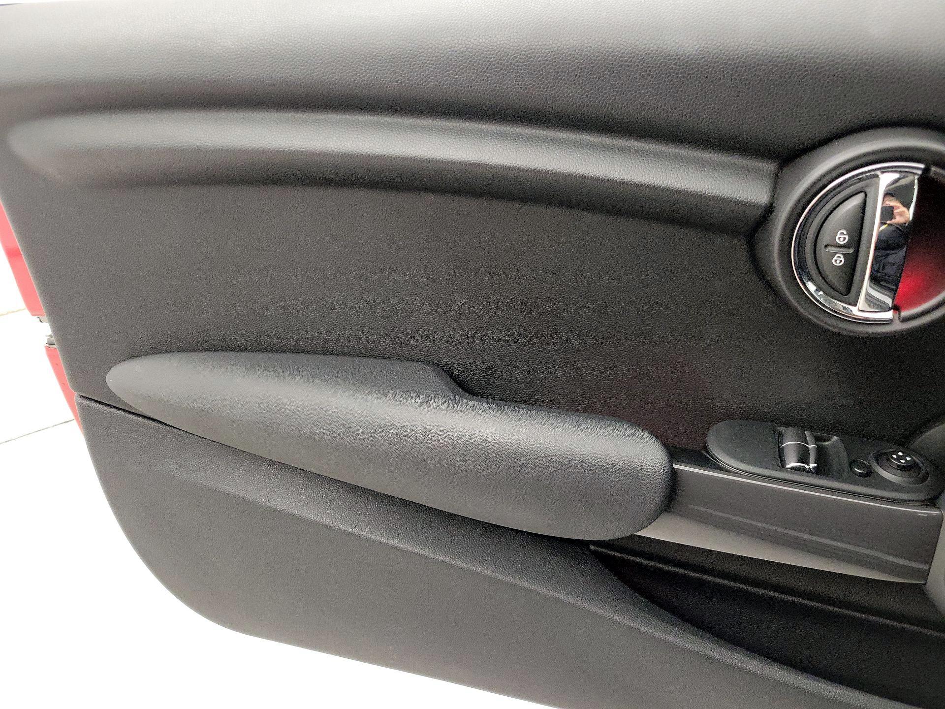 Thumbnail: 2015 MINI Cooper Hardtop - 12