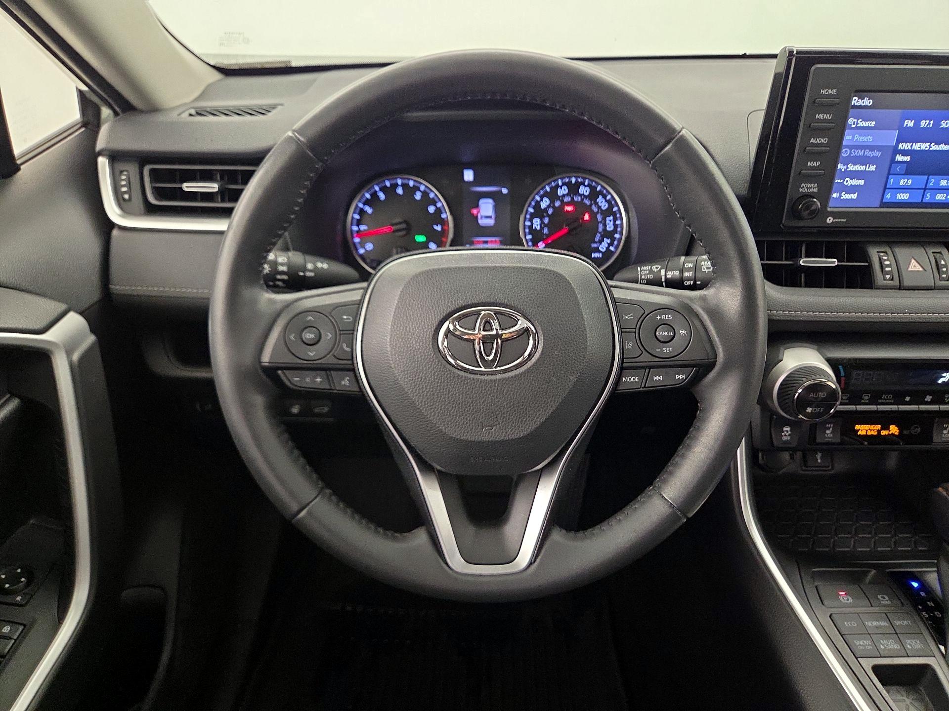 Thumbnail: 2021 Toyota RAV4 - 10