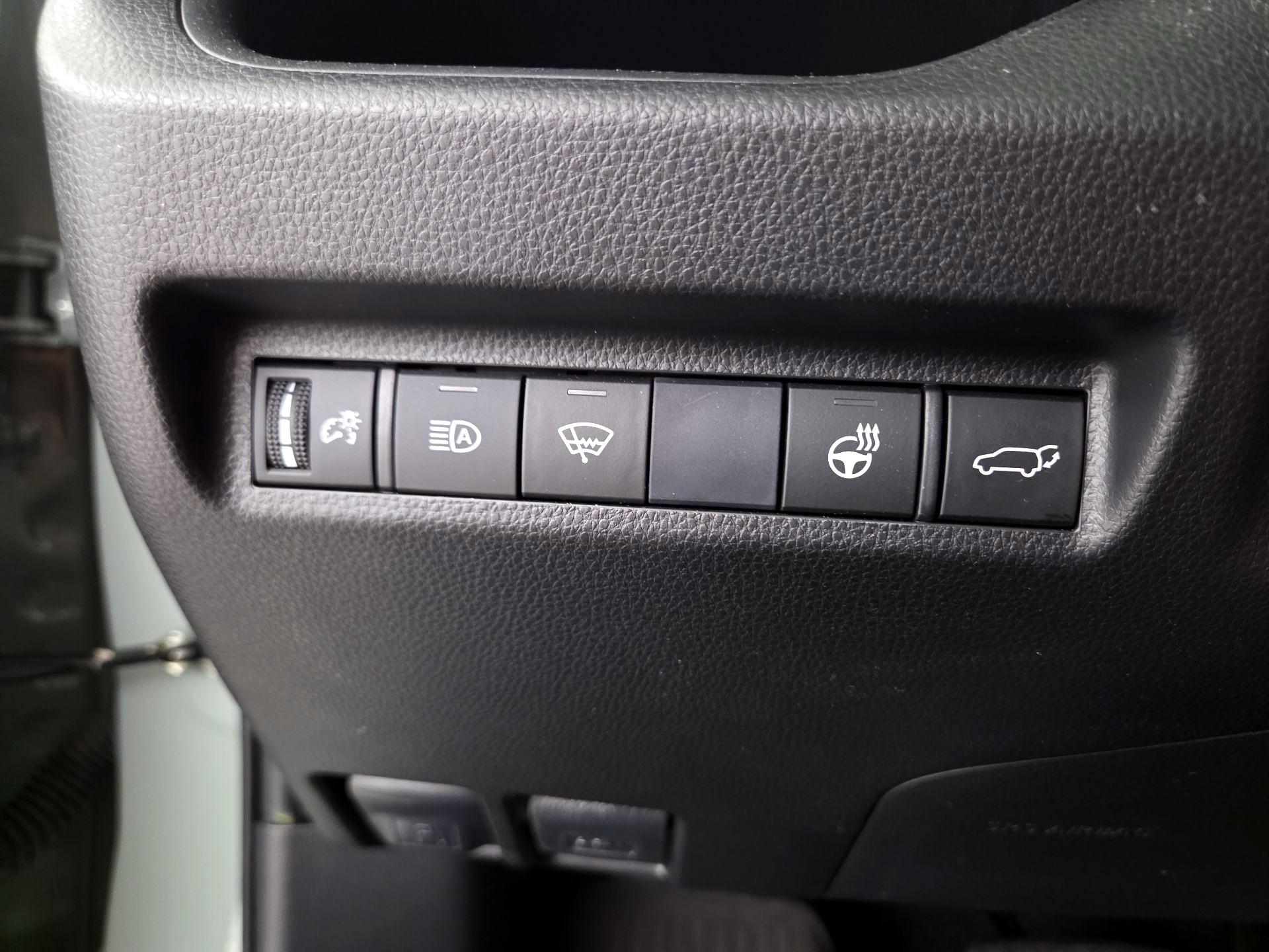 Thumbnail: 2021 Toyota RAV4 - 13