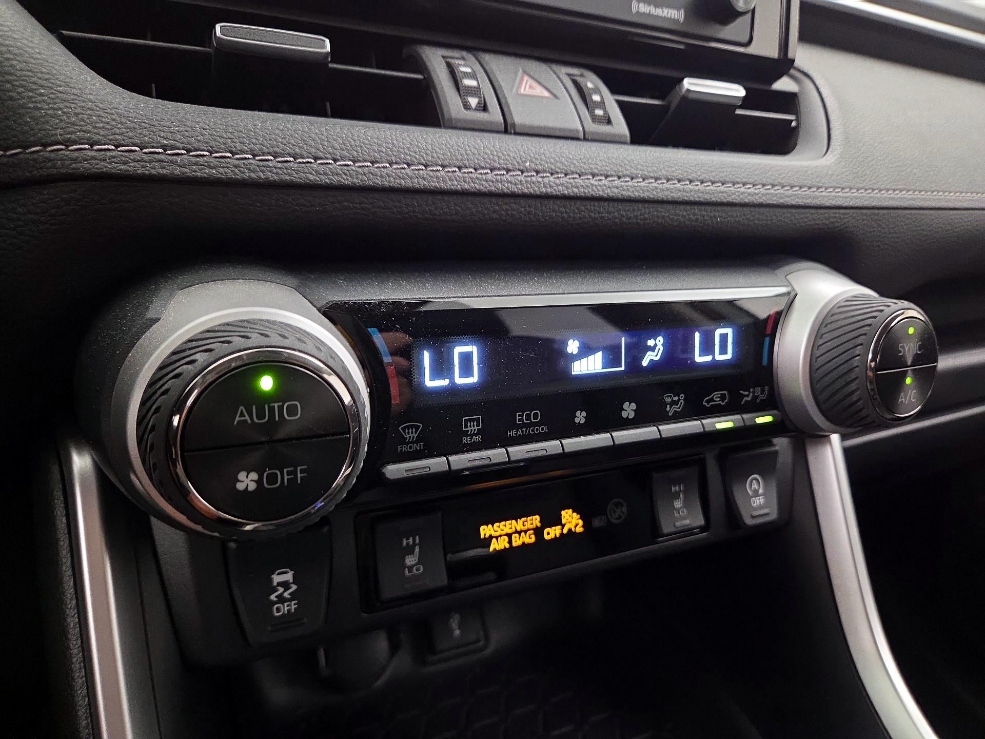 Thumbnail: 2021 Toyota RAV4 - 16