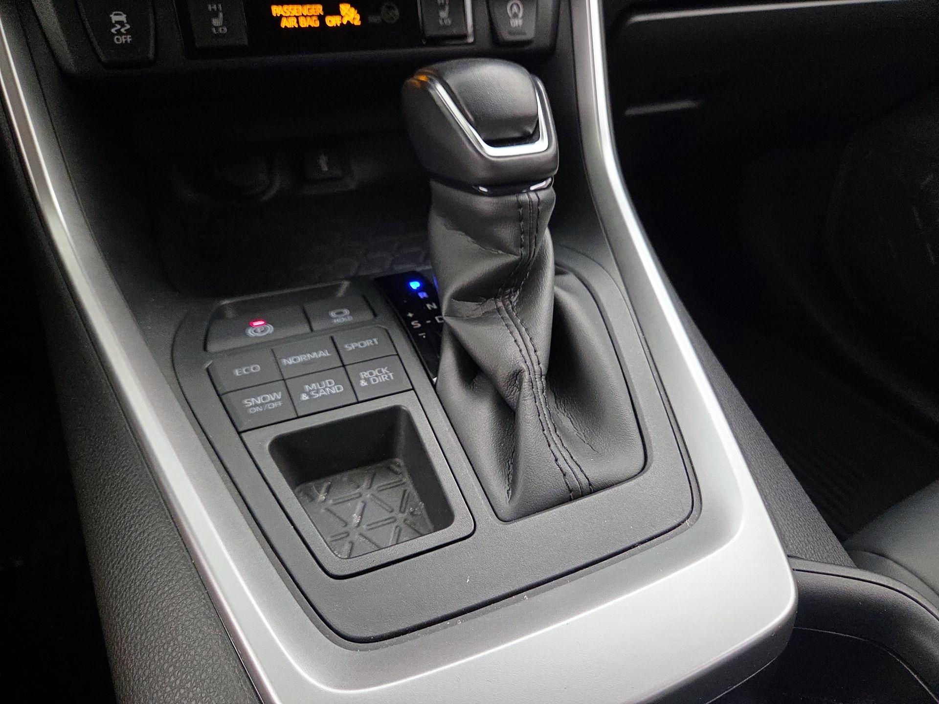 Thumbnail: 2021 Toyota RAV4 - 17