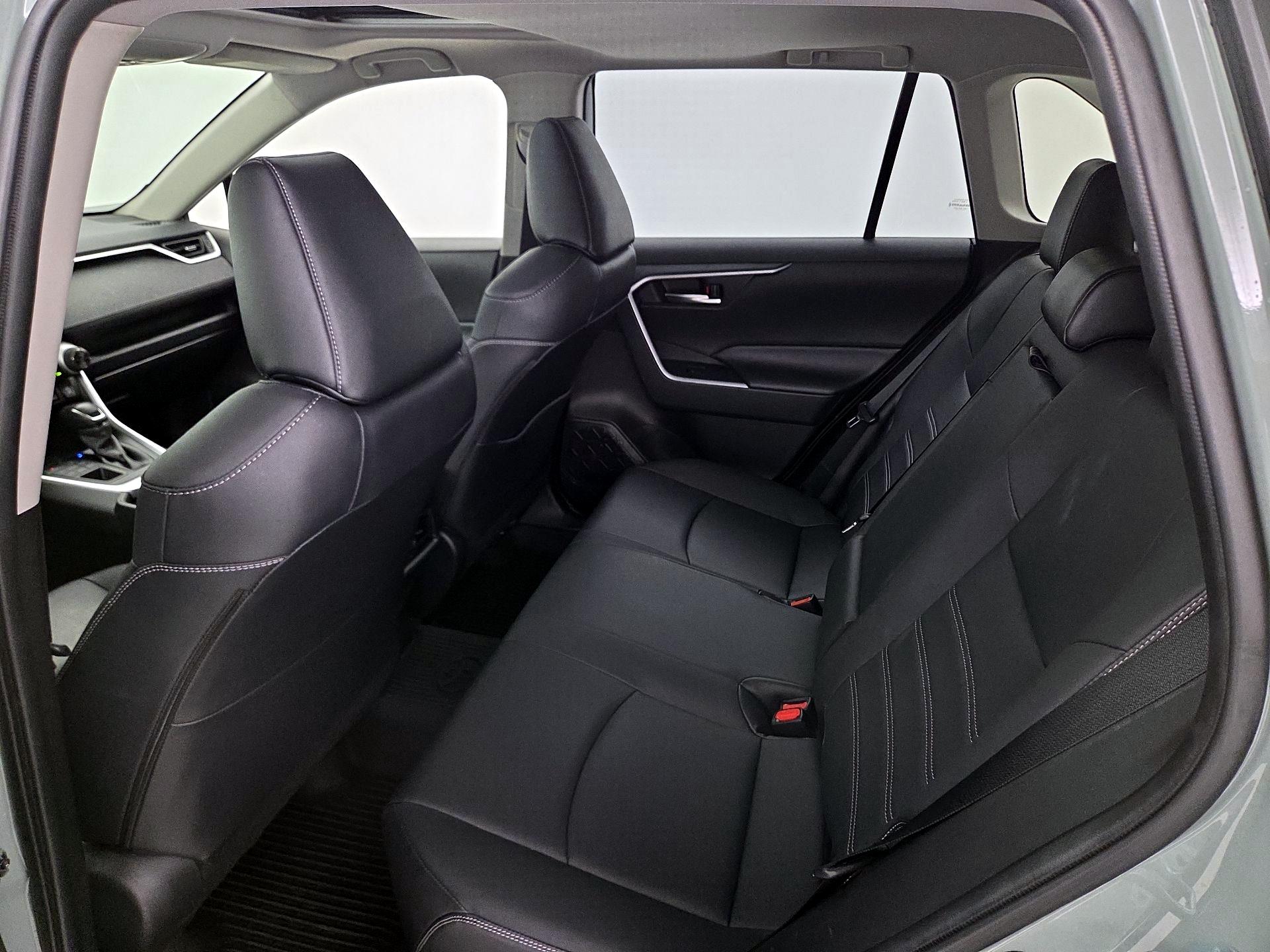 Thumbnail: 2021 Toyota RAV4 - 20