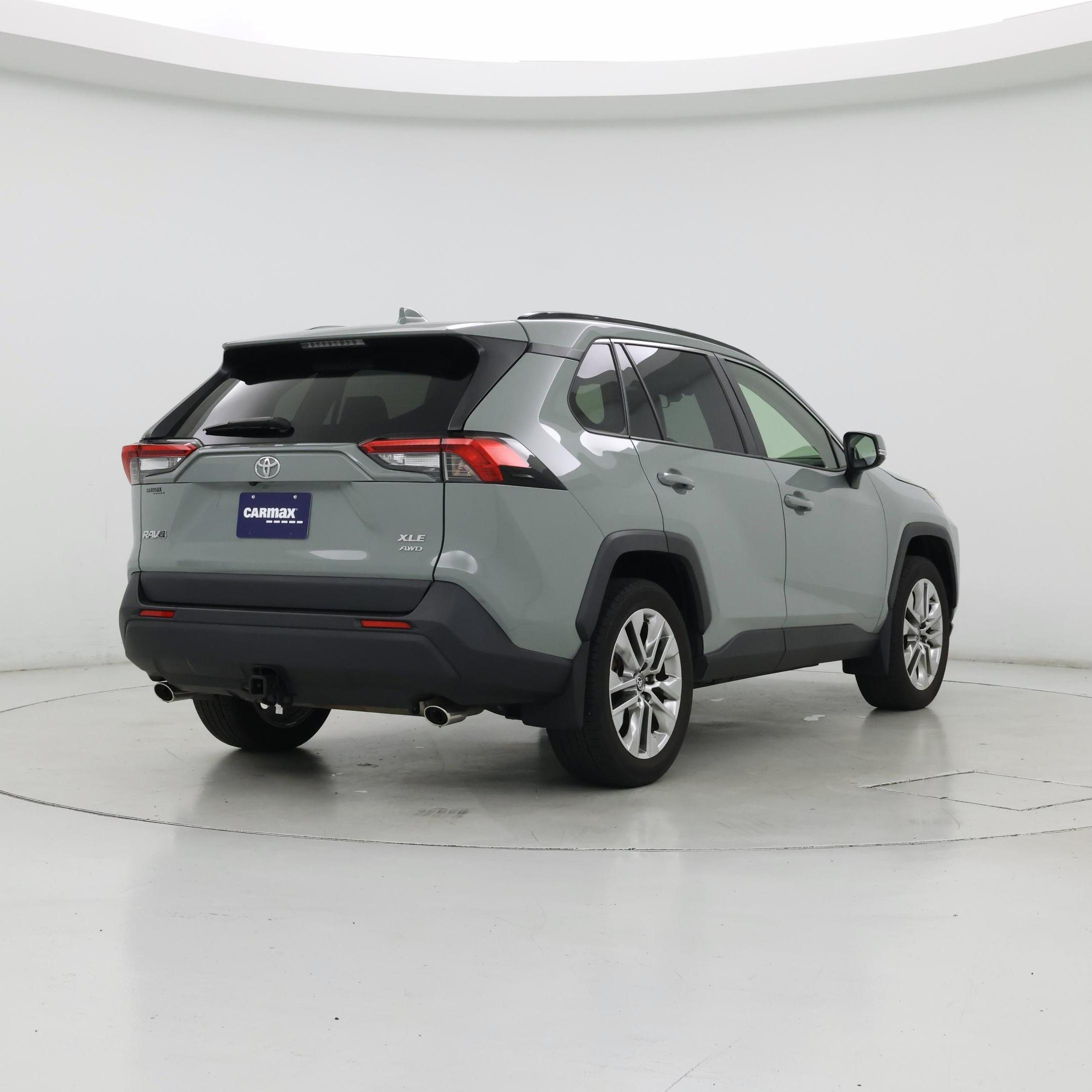 Thumbnail: 2021 Toyota RAV4 - 8