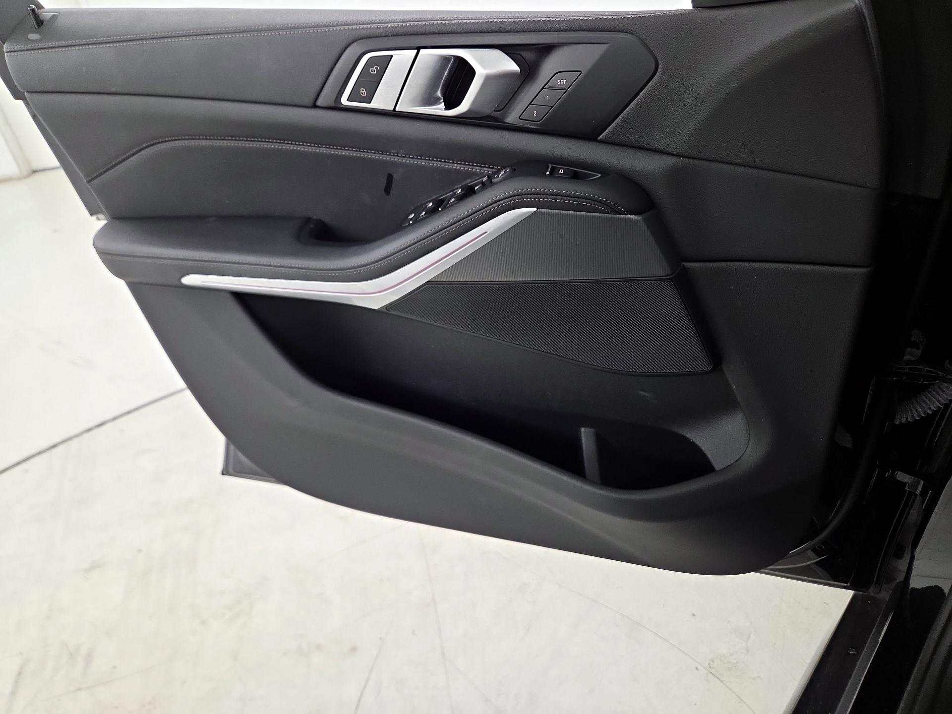 Thumbnail: 2023 BMW X5 - 12