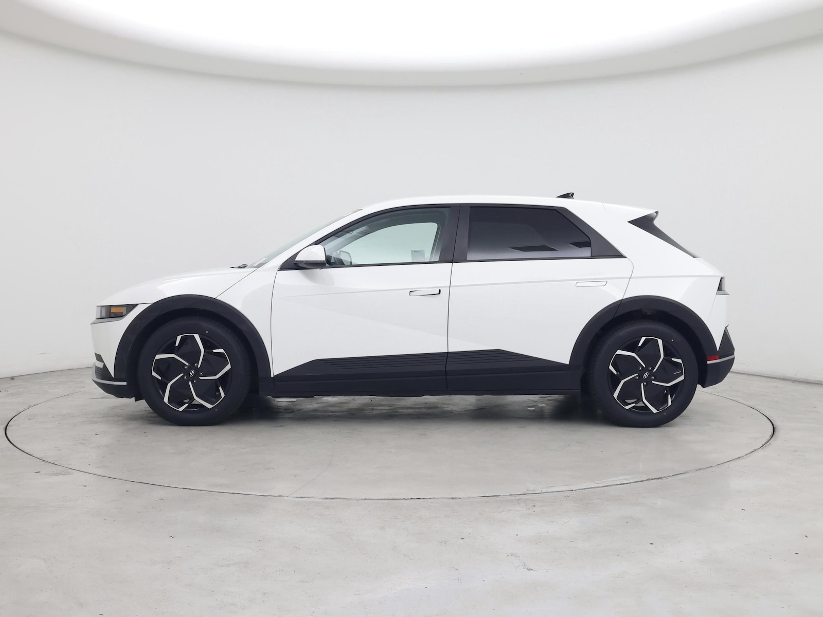 2023 Hyundai IONIQ 5 SE - Photo 4